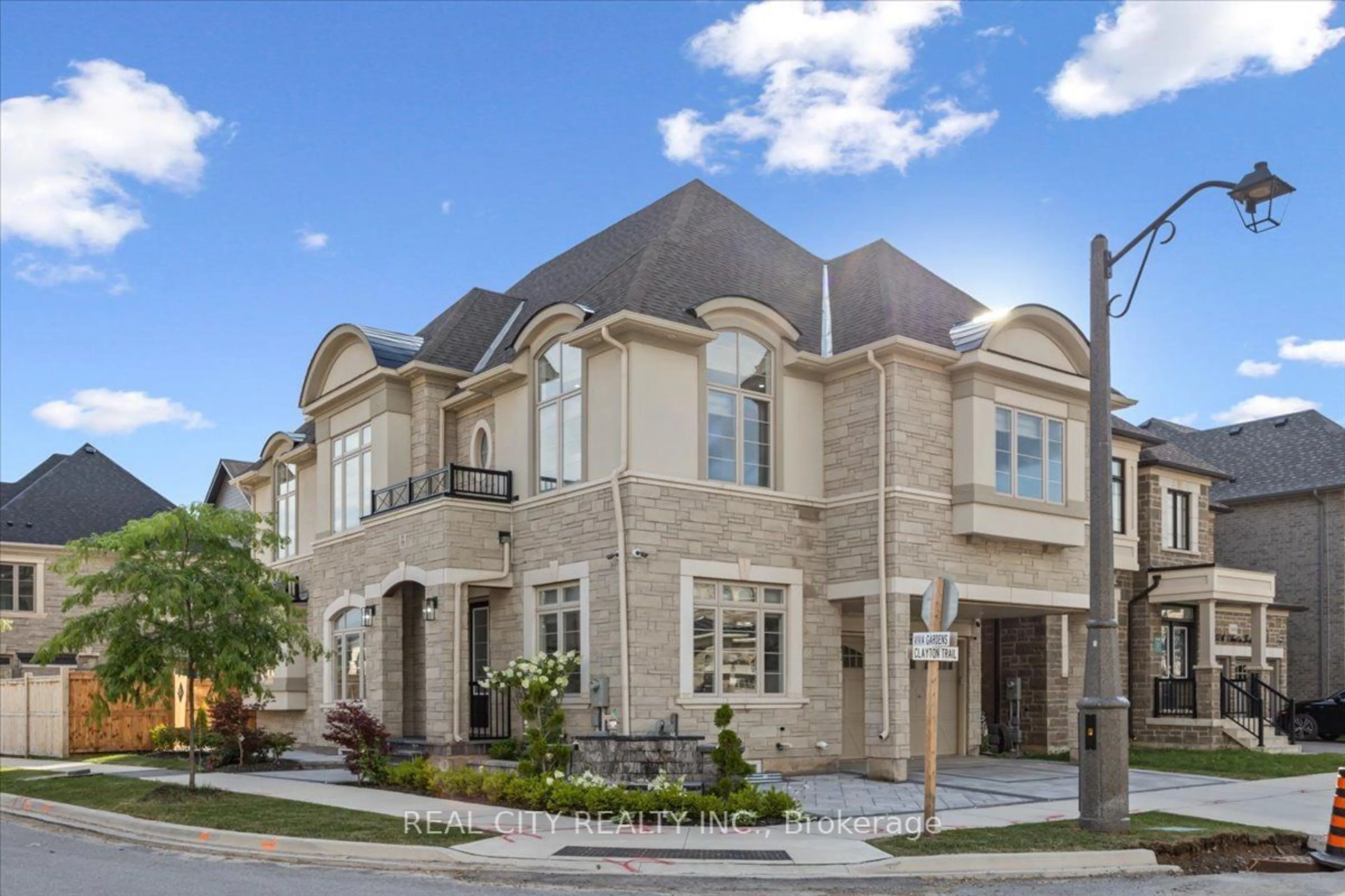 Home with brick exterior material for 75 Viva Gdns, Oakville Ontario L6H 0Z1