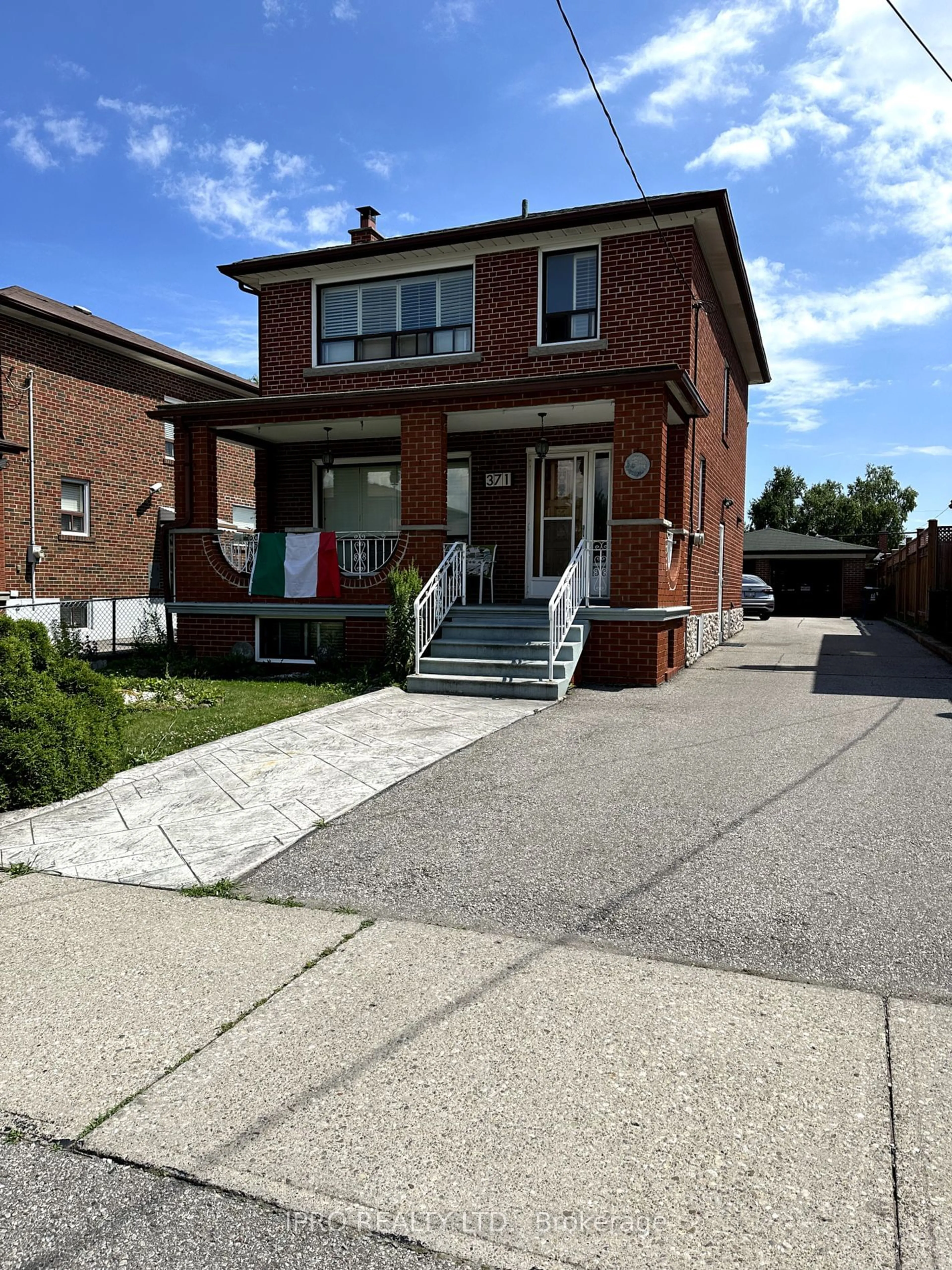 Home with brick exterior material for 371 Hillmount Ave, Toronto Ontario M6B 1Y9