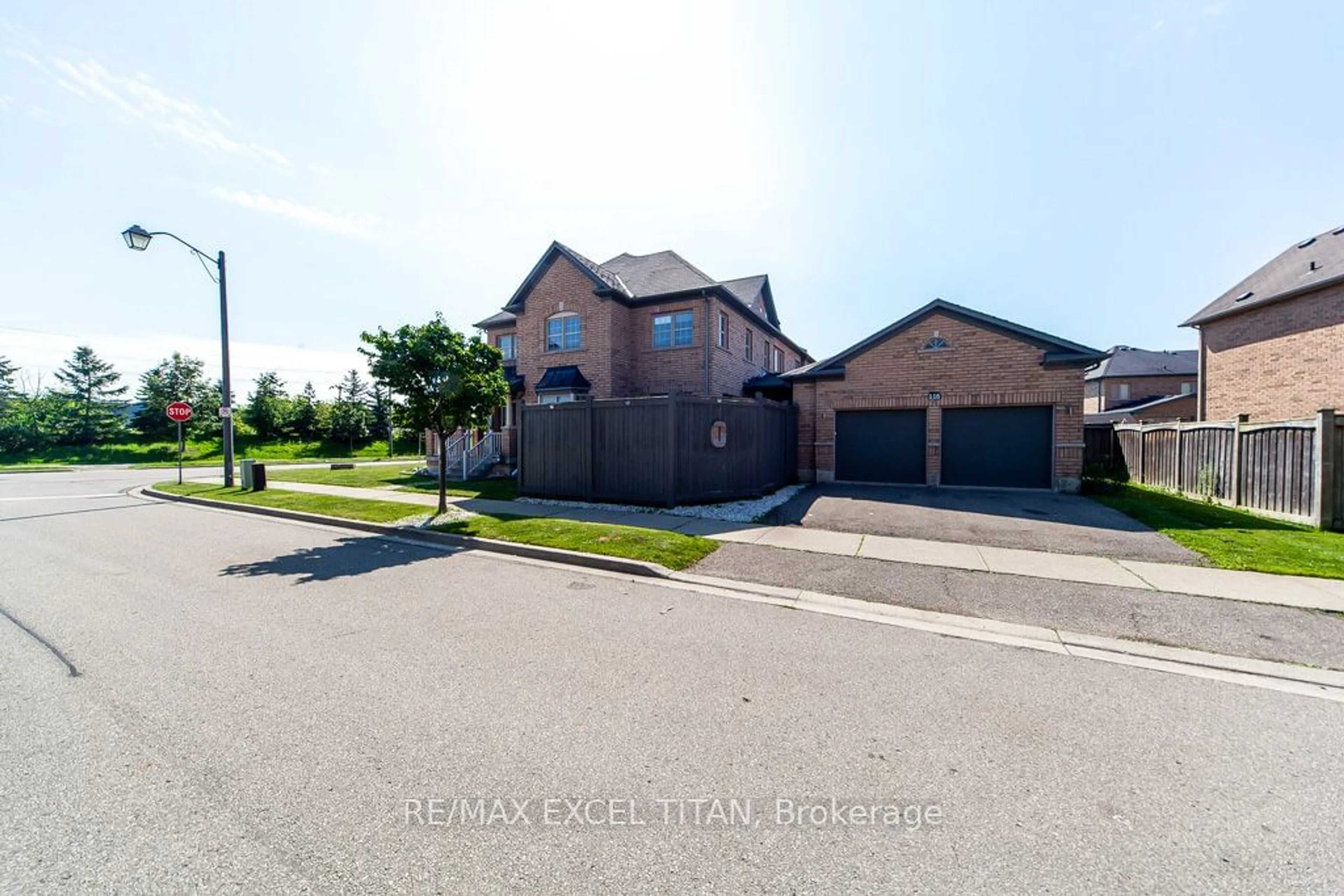 Frontside or backside of a home for 116 Mccready Dr, Milton Ontario L9T 0V5