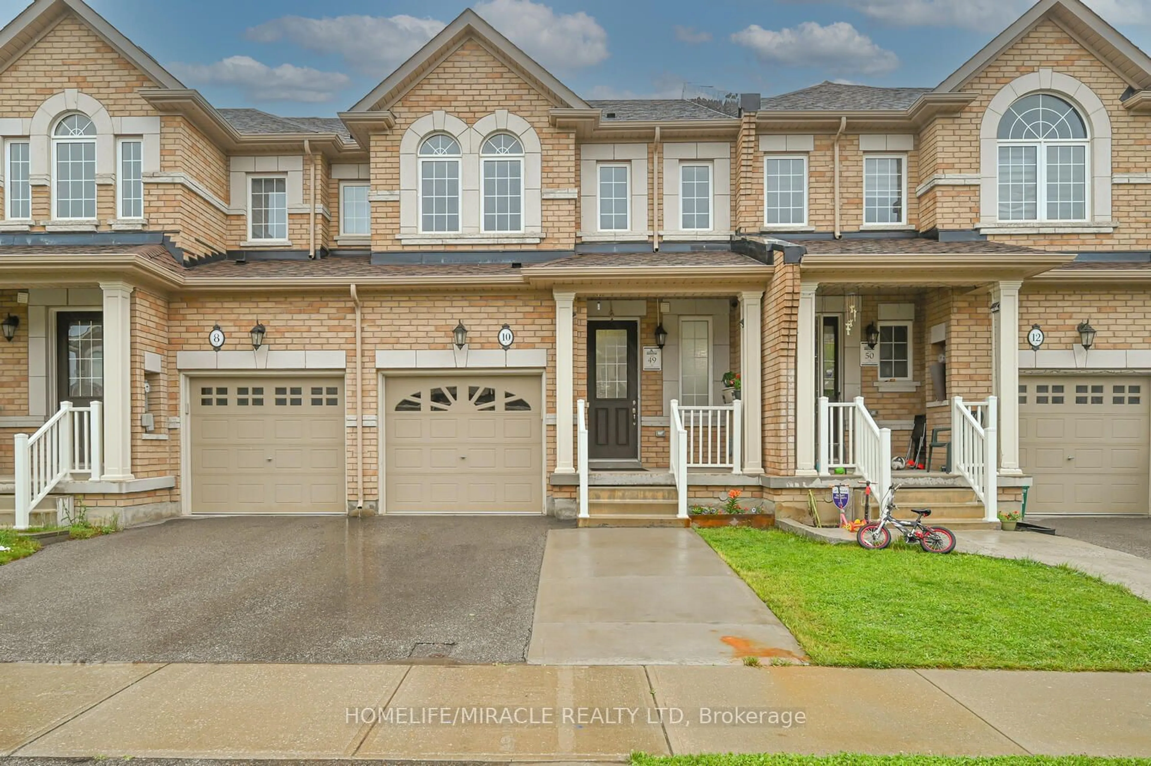 A pic from exterior of the house or condo for 10 Kempsford Cres, Brampton Ontario L7A 4M6