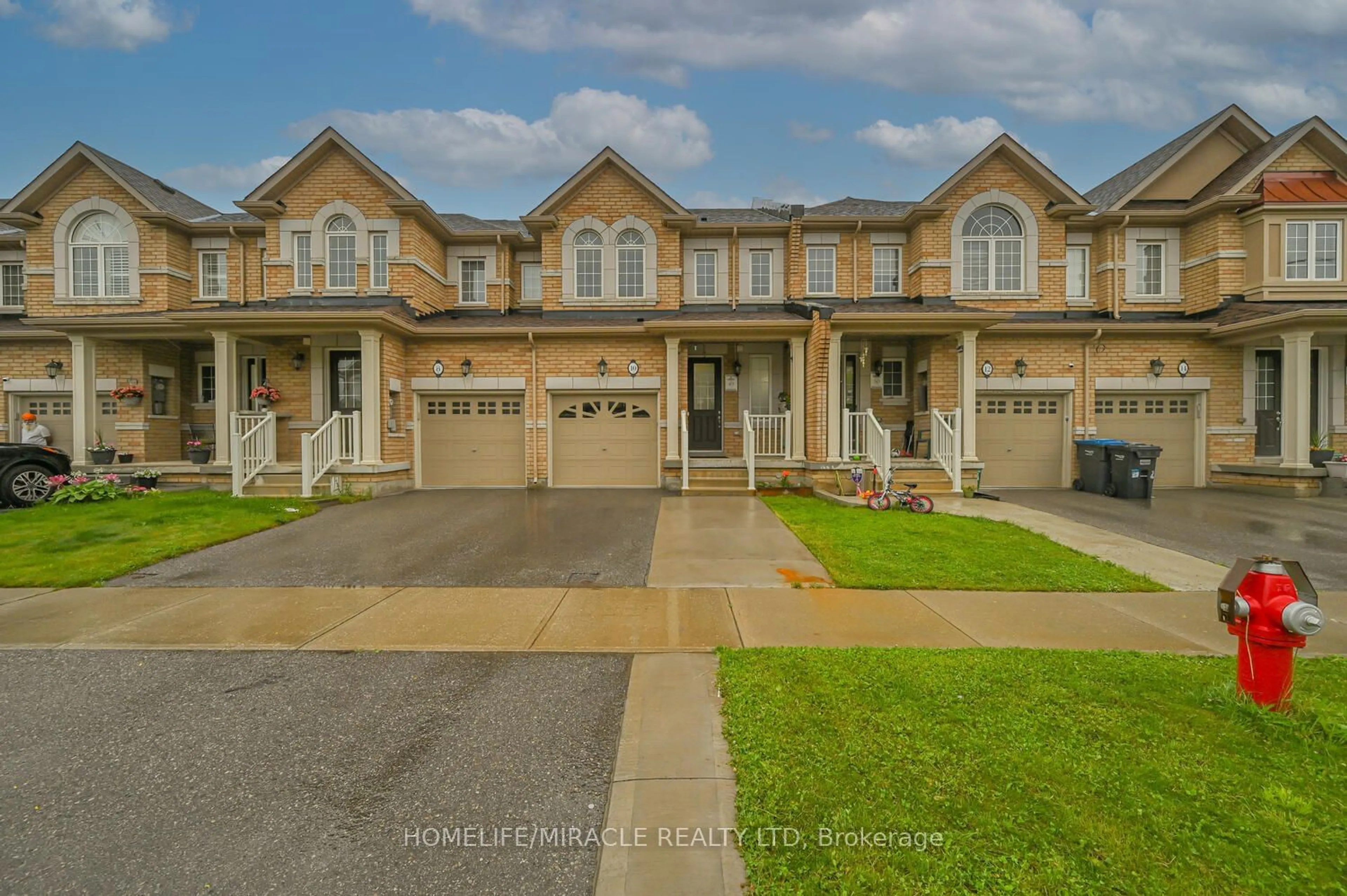 A pic from exterior of the house or condo for 10 Kempsford Cres, Brampton Ontario L7A 4M6