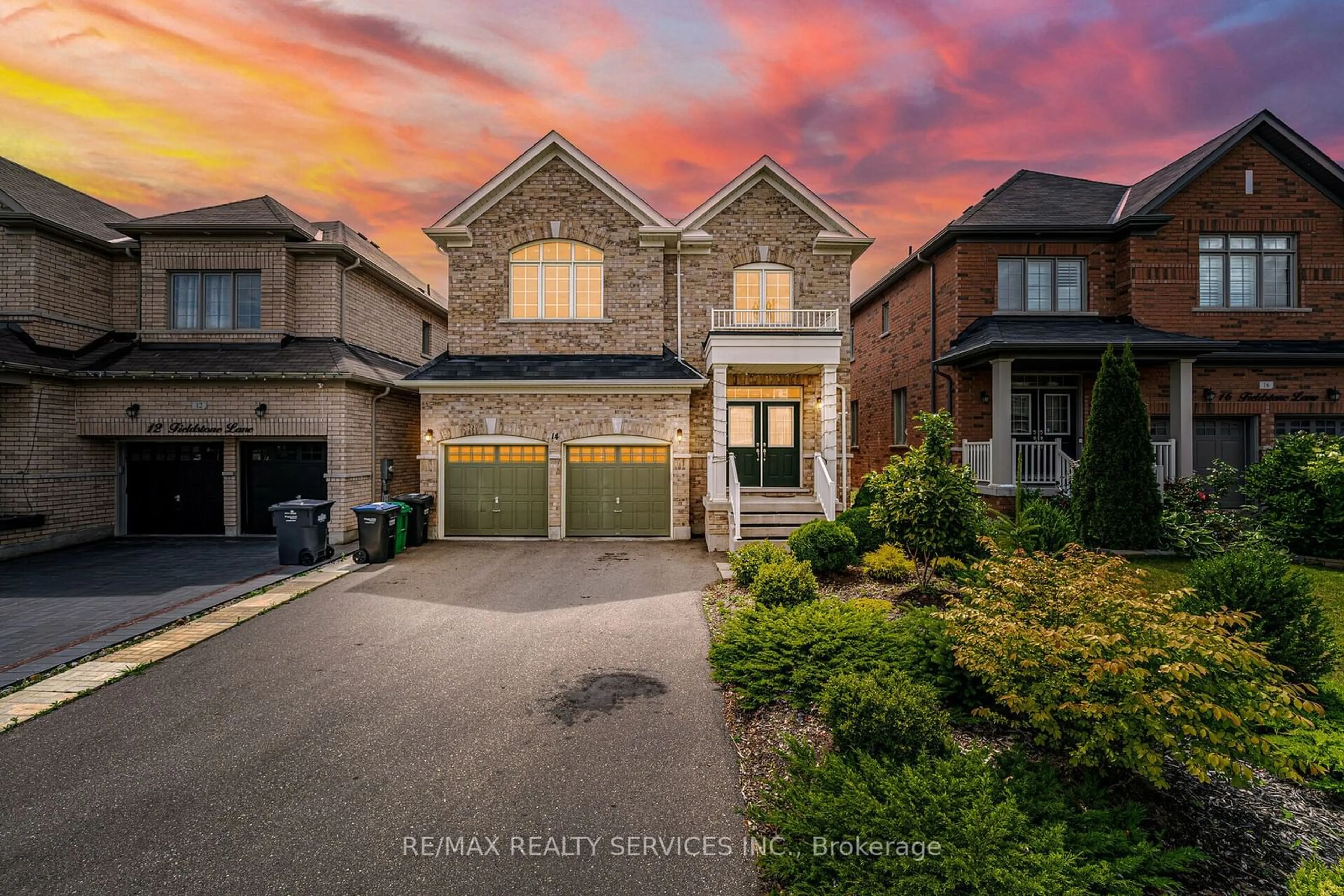 Frontside or backside of a home for 14 Fieldstone Lane, Caledon Ontario L7C 3Y8