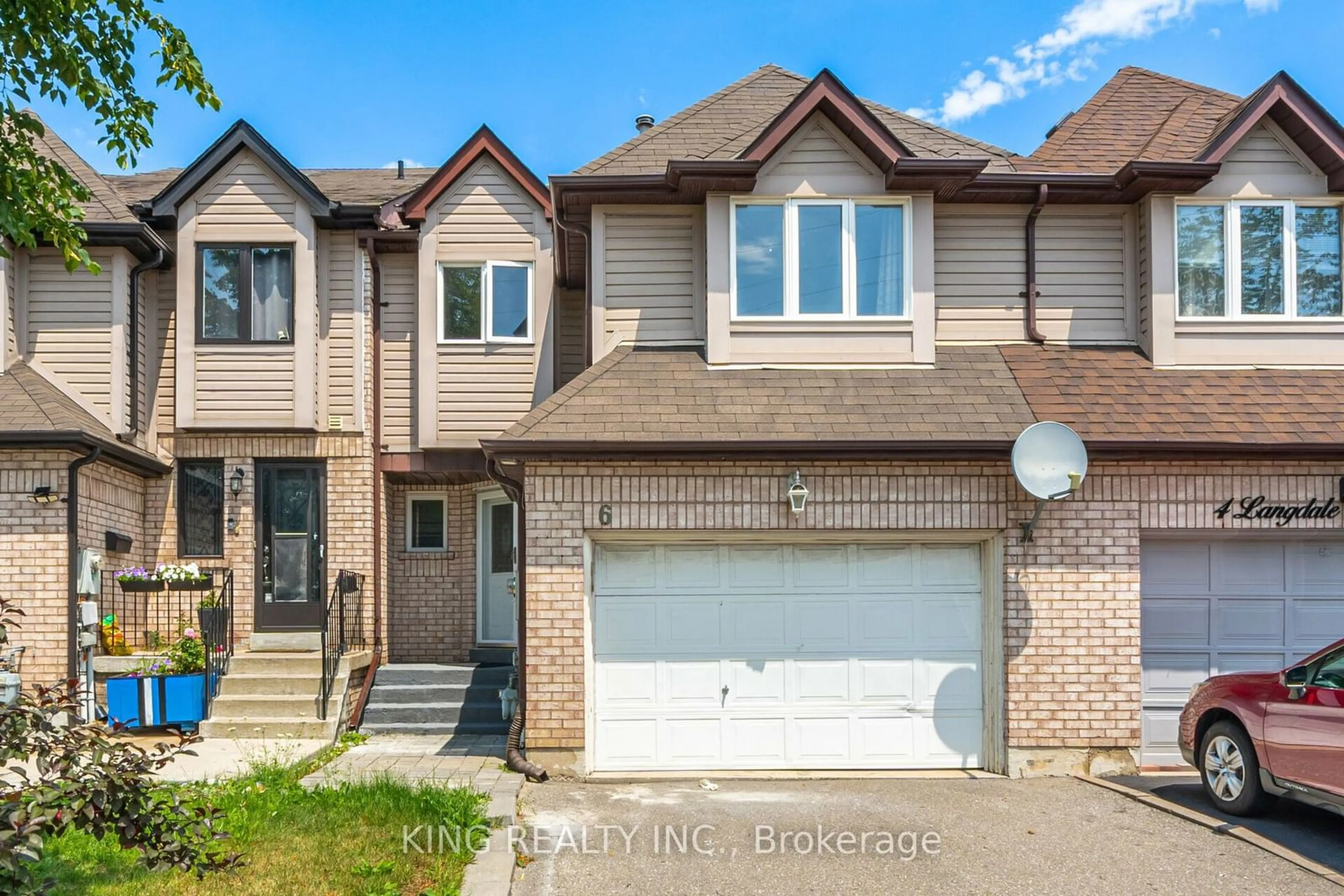 A pic from exterior of the house or condo for 6 Langdale Cres, Brampton Ontario L6Y 4S2