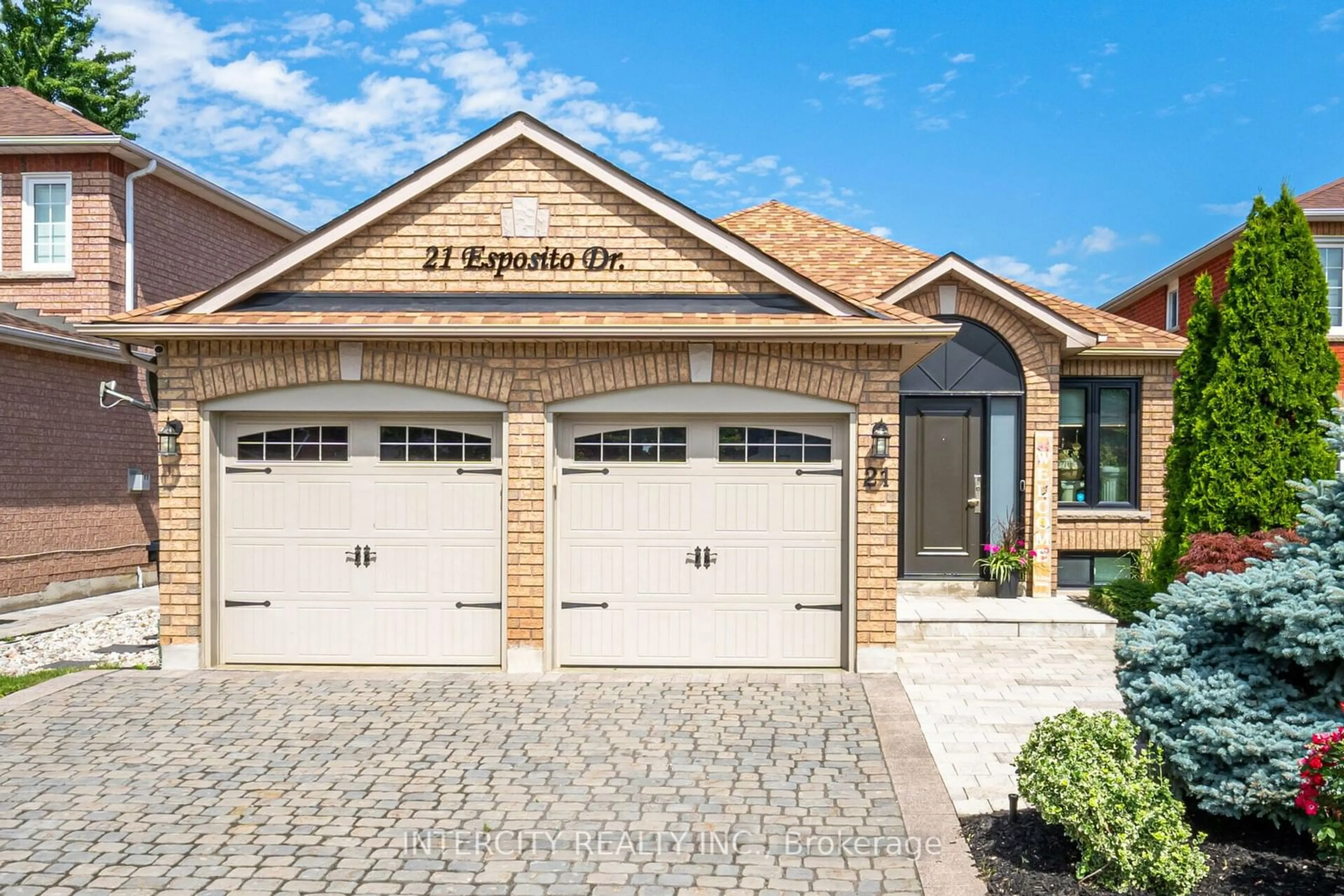 Home with brick exterior material for 21 Esposito Dr, Caledon Ontario L7E 1T3