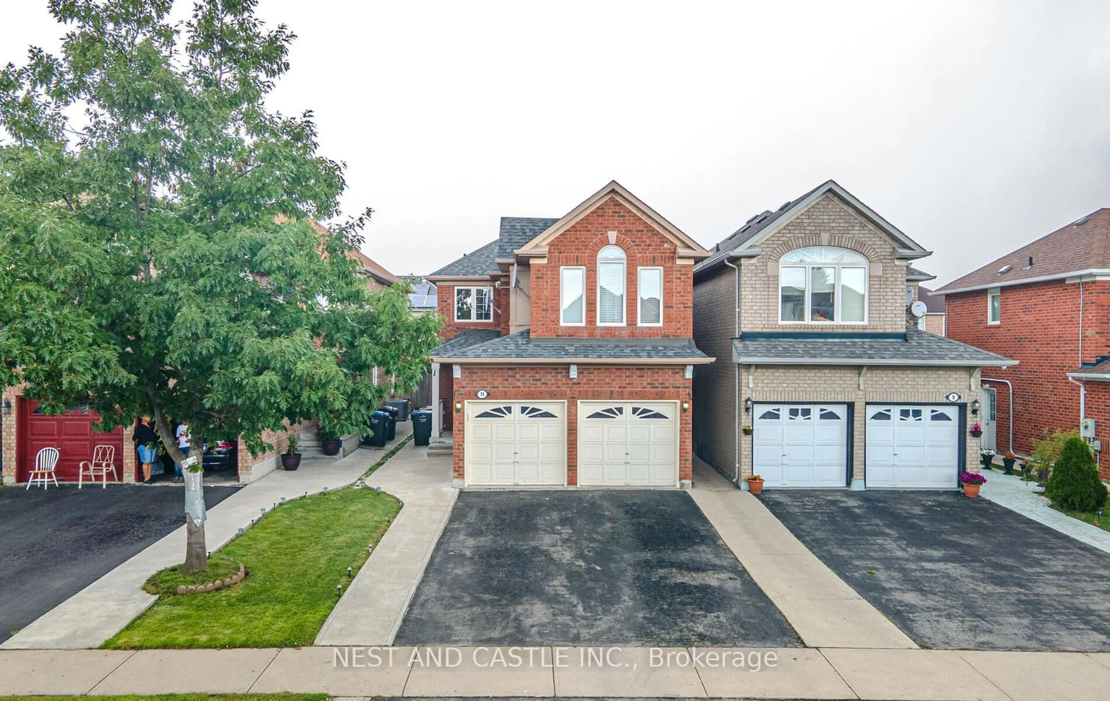 Frontside or backside of a home for 11 Narrow Valley Cres, Brampton Ontario L6R 2M6