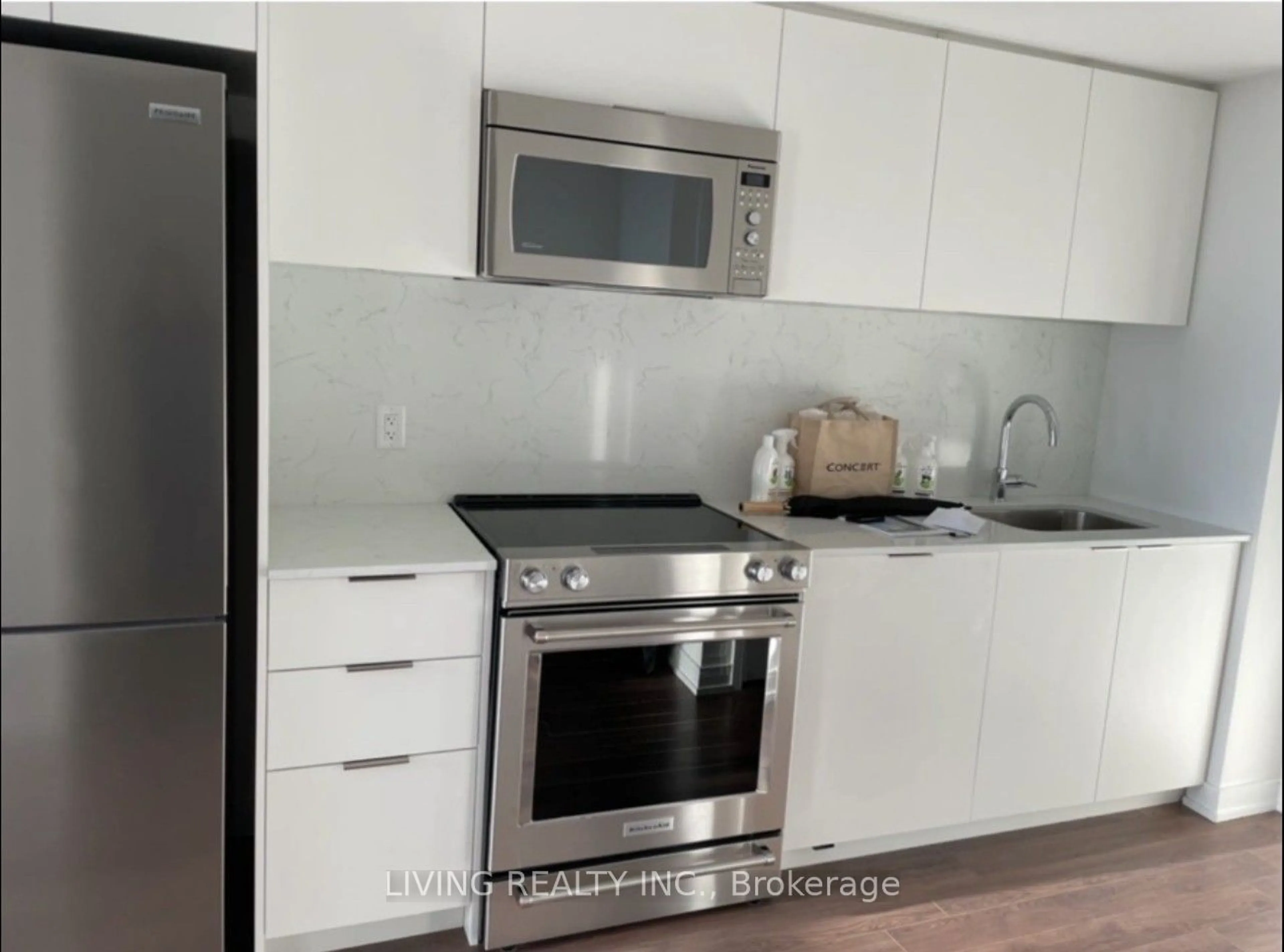 Standard kitchen for 30 Samuel Wood Way #609, Toronto Ontario M9B 0C9