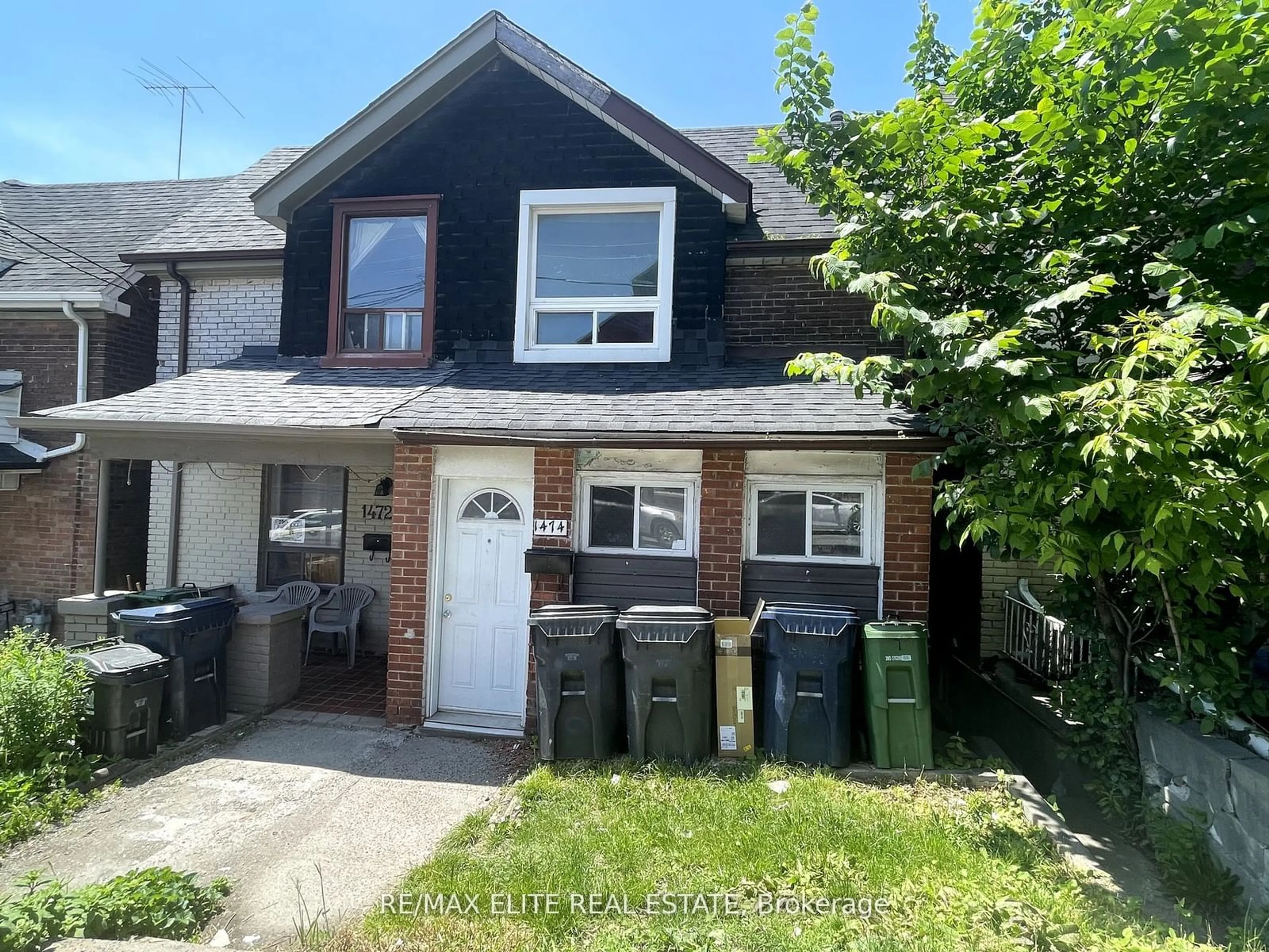 Outside view for 1474 Dufferin St, Toronto Ontario M6H 3L3