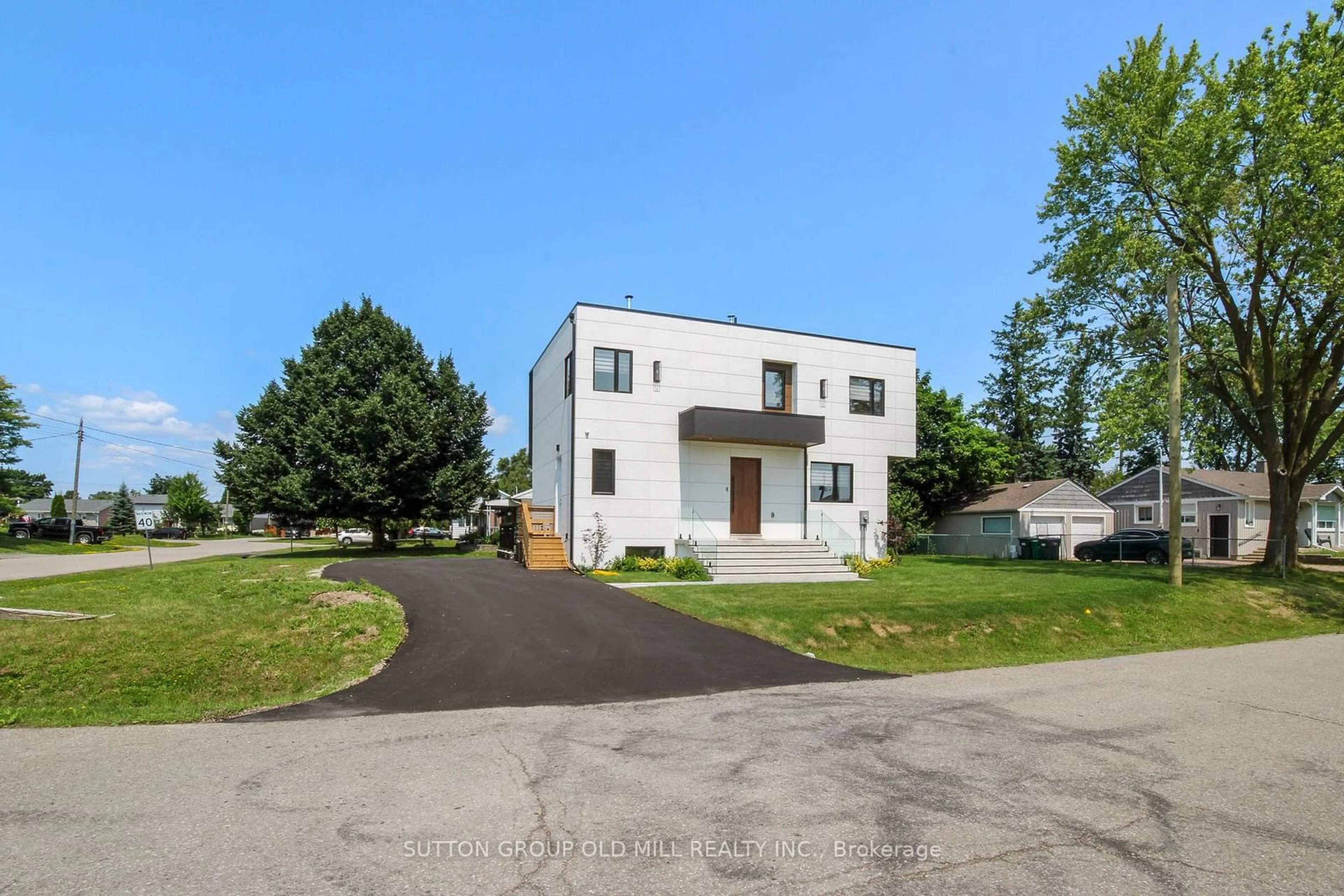 A pic from exterior of the house or condo for 117 Martha St, Caledon Ontario L7E 4X5