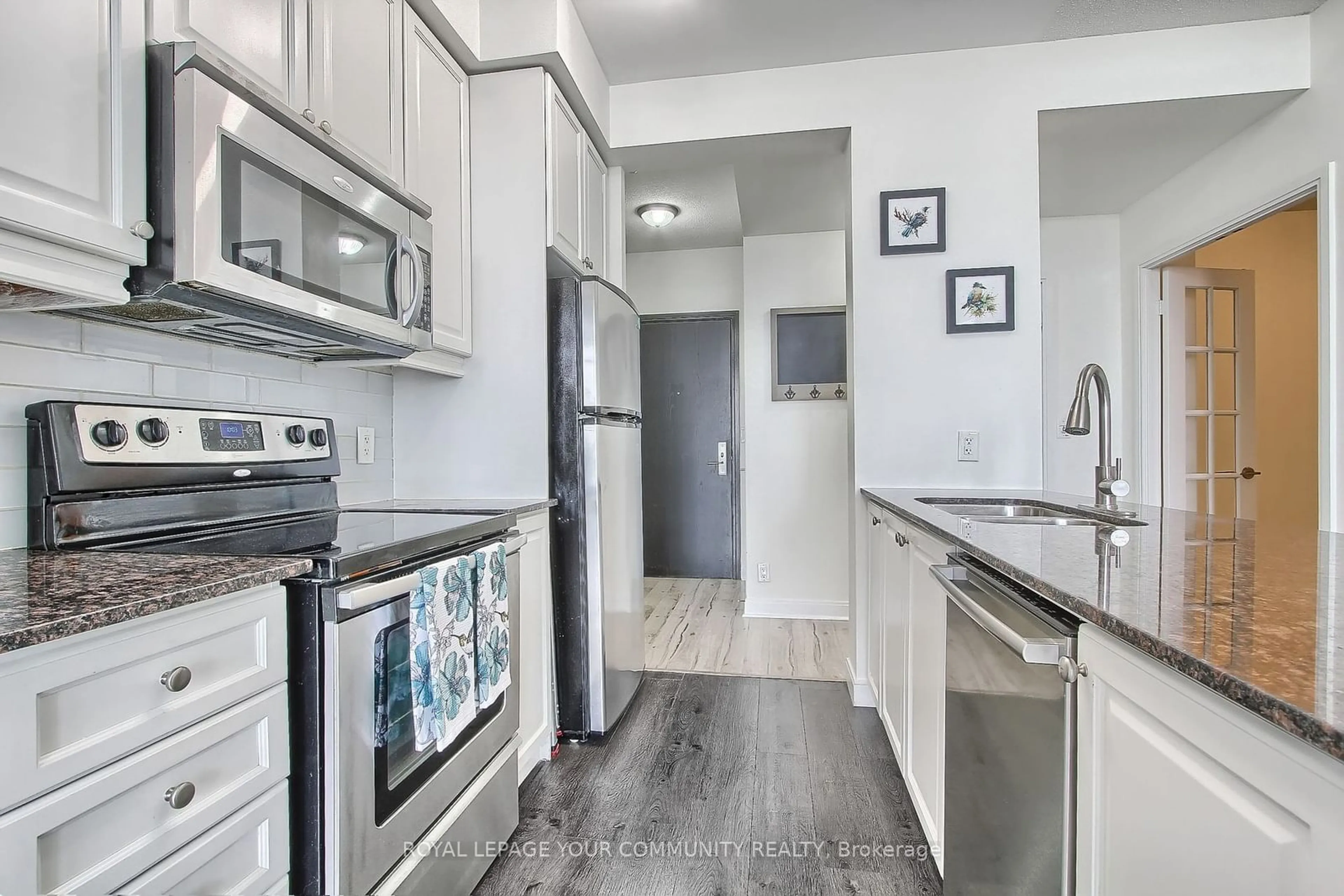 Standard kitchen for 80 Absolute Ave #1901, Mississauga Ontario L4Z 0A5