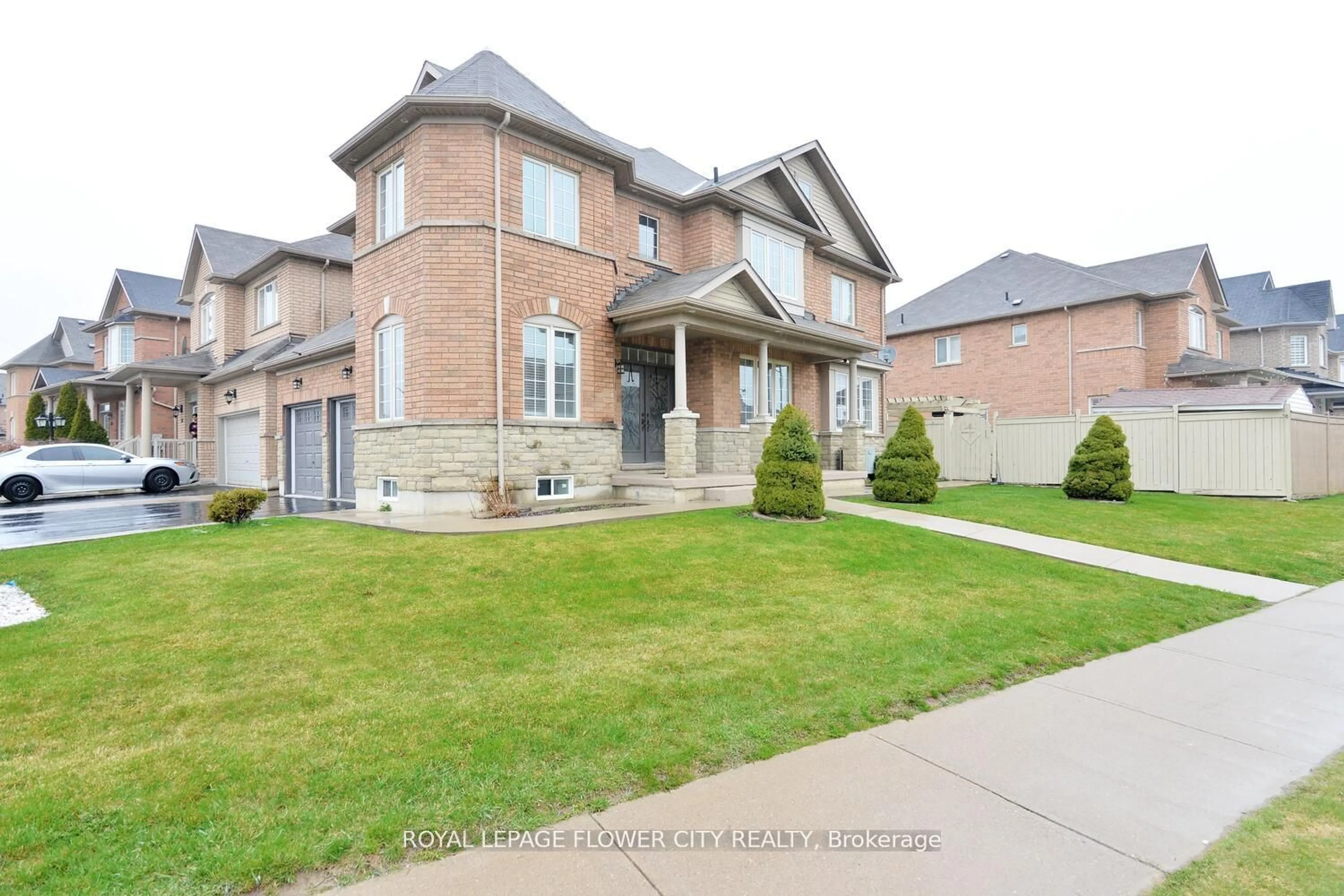 Home with brick exterior material for 2 Addiscott St, Brampton Ontario L6R 0W1