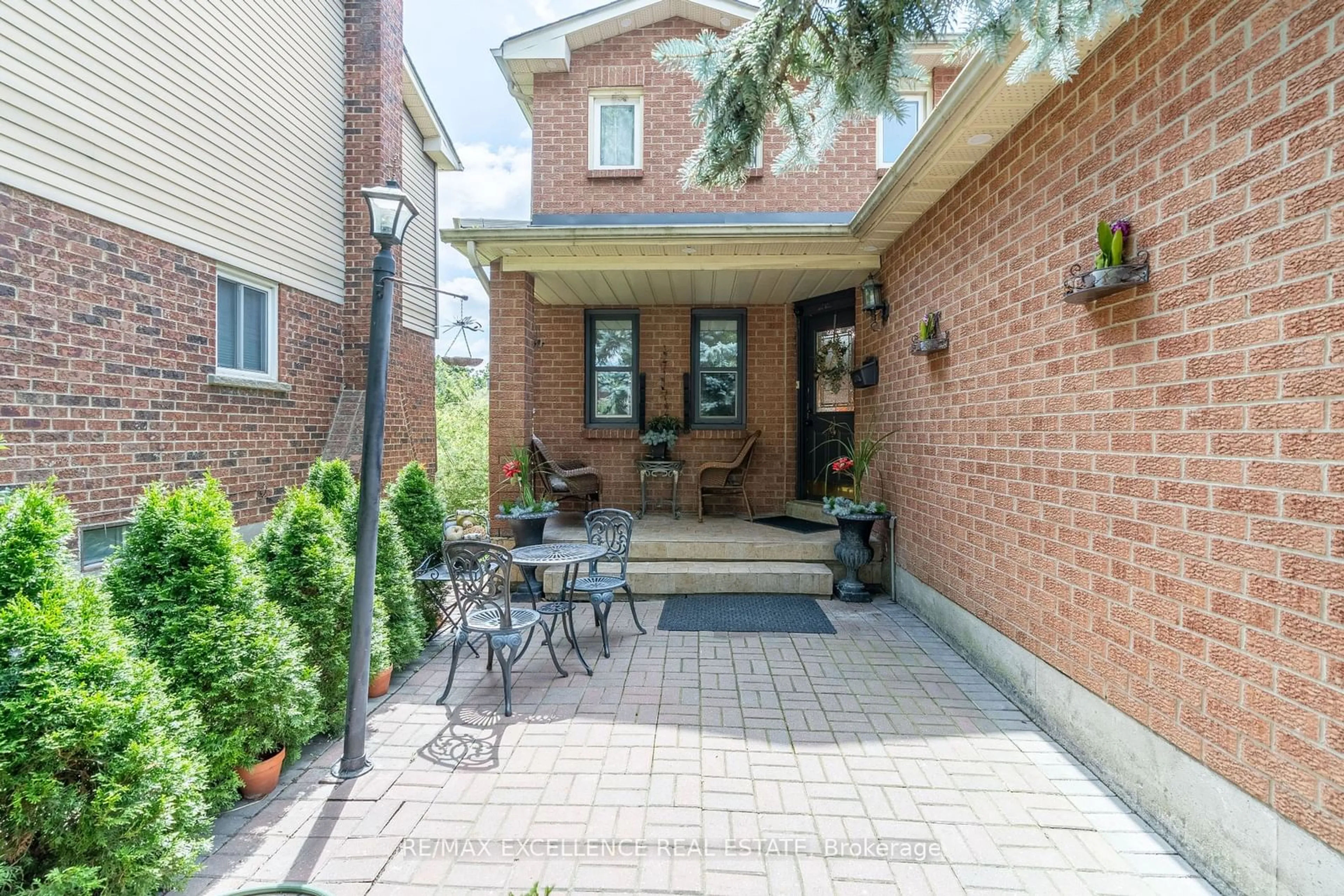 Patio for 24 Oleander Cres, Brampton Ontario L6Z 2C2