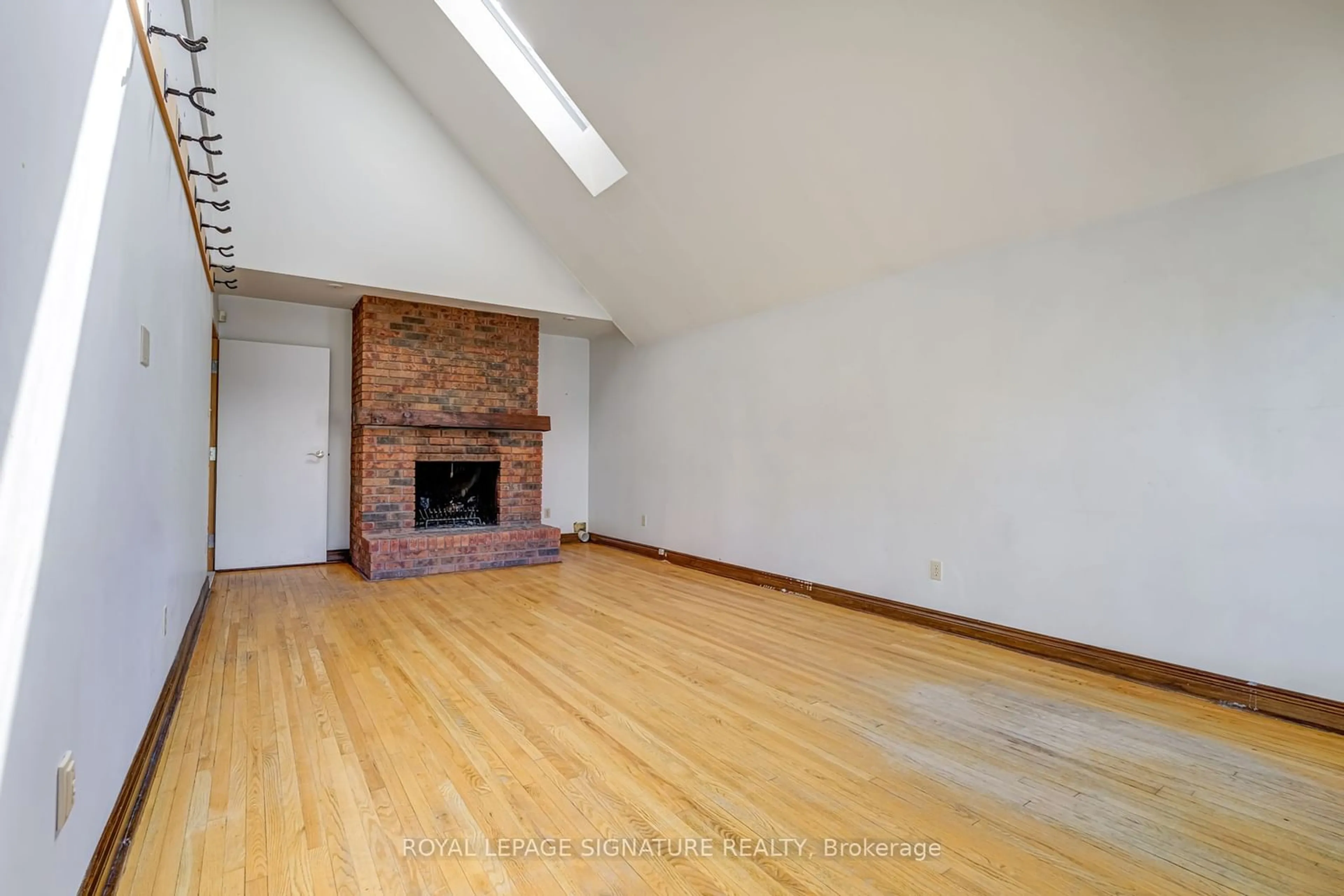 A pic of a room for 545 Concord Ave, Toronto Ontario M6H 2R2