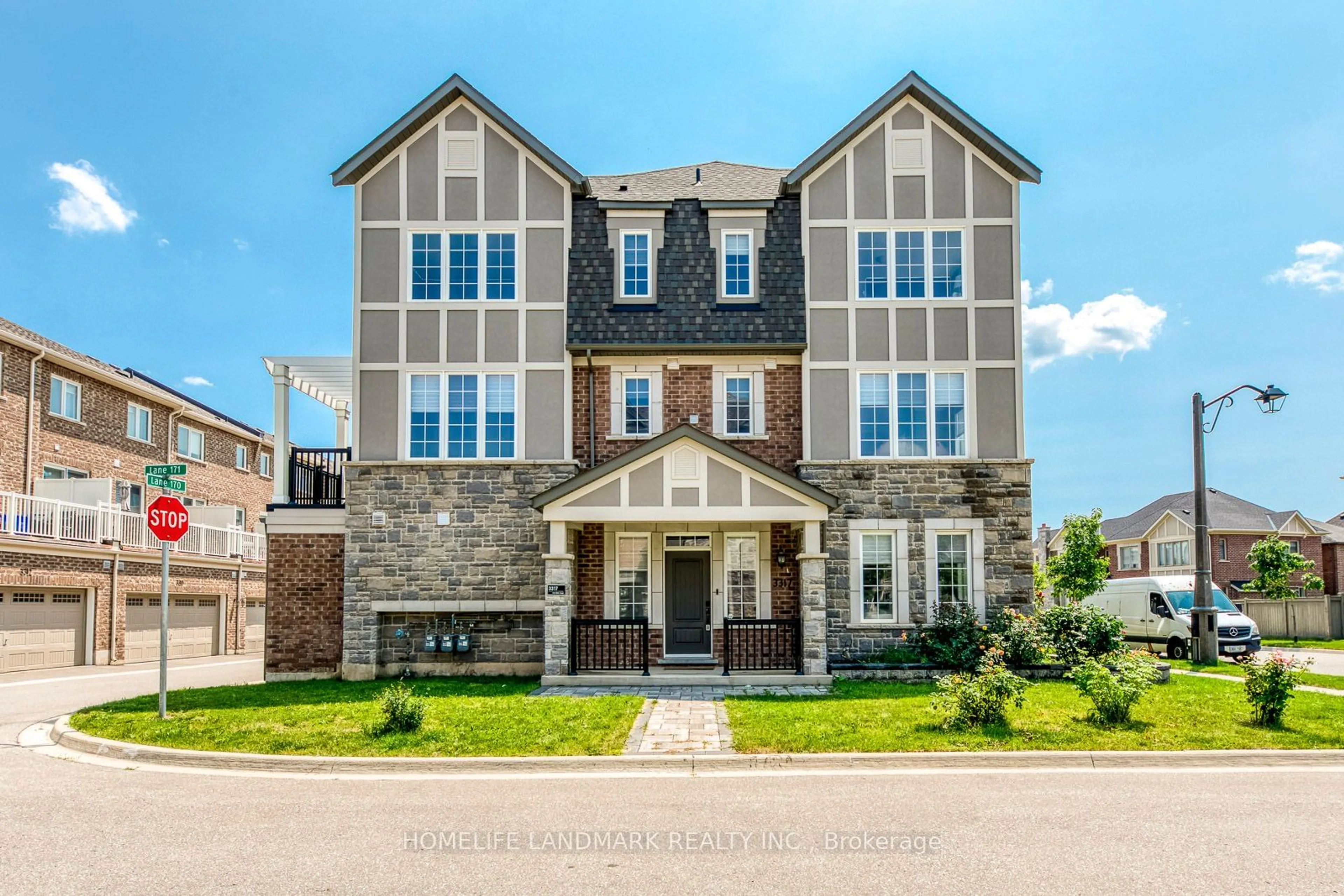 A pic from exterior of the house or condo for 3317 Vardon Way, Oakville Ontario L6M 1S1