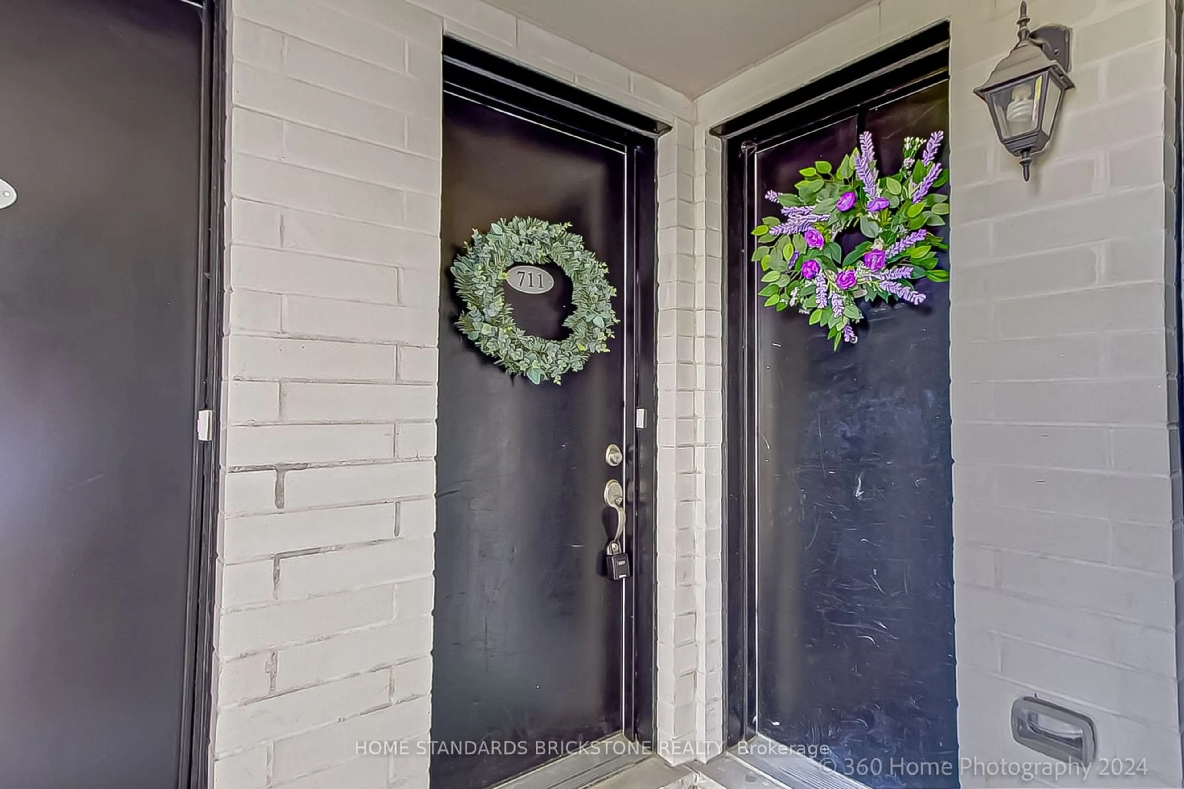 Indoor entryway for 138 Widdicombe Hill Blvd #711, Toronto Ontario M9R 4A6