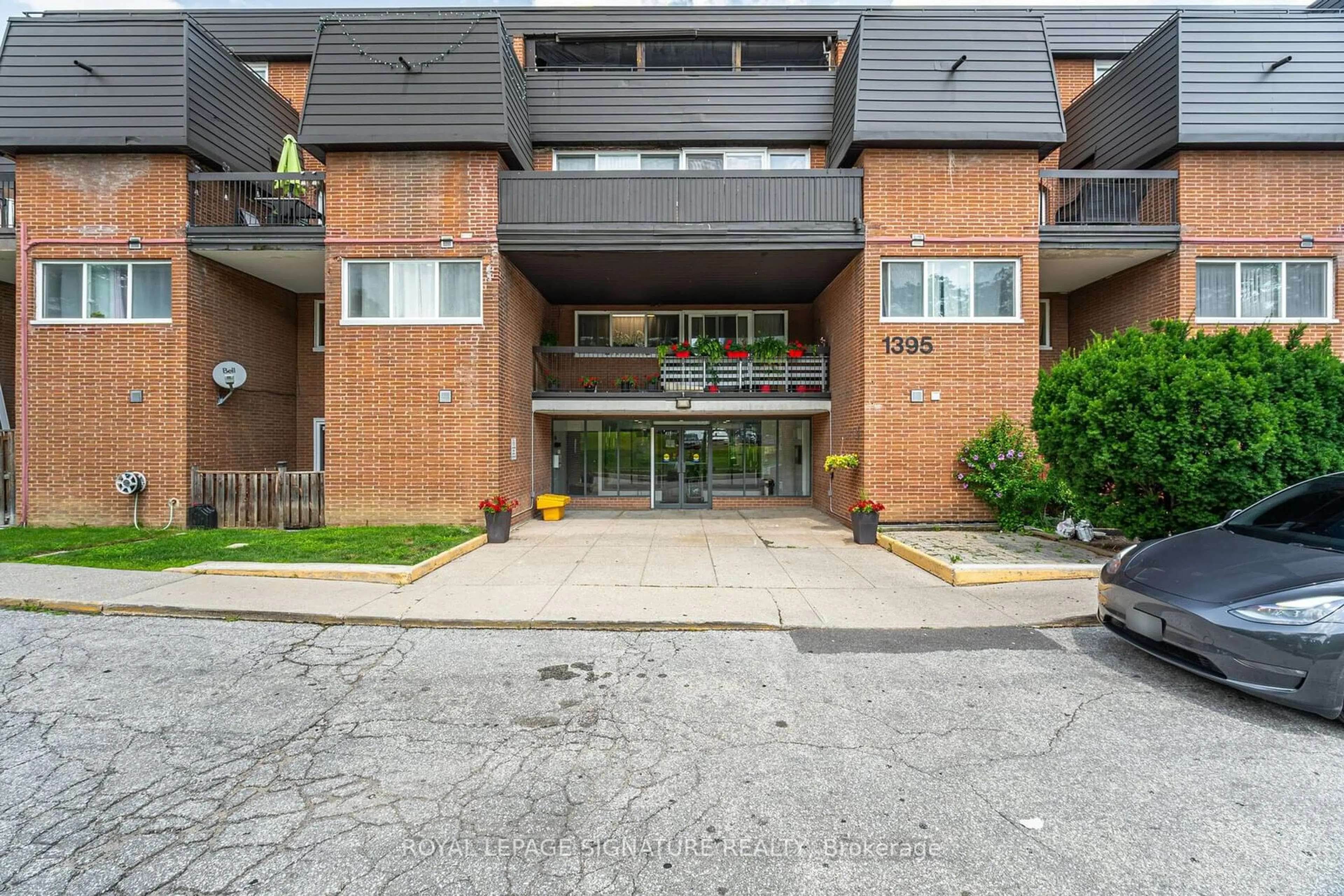 Outside view for 1395 Williamsport Dr #176, Mississauga Ontario L4X 2T4