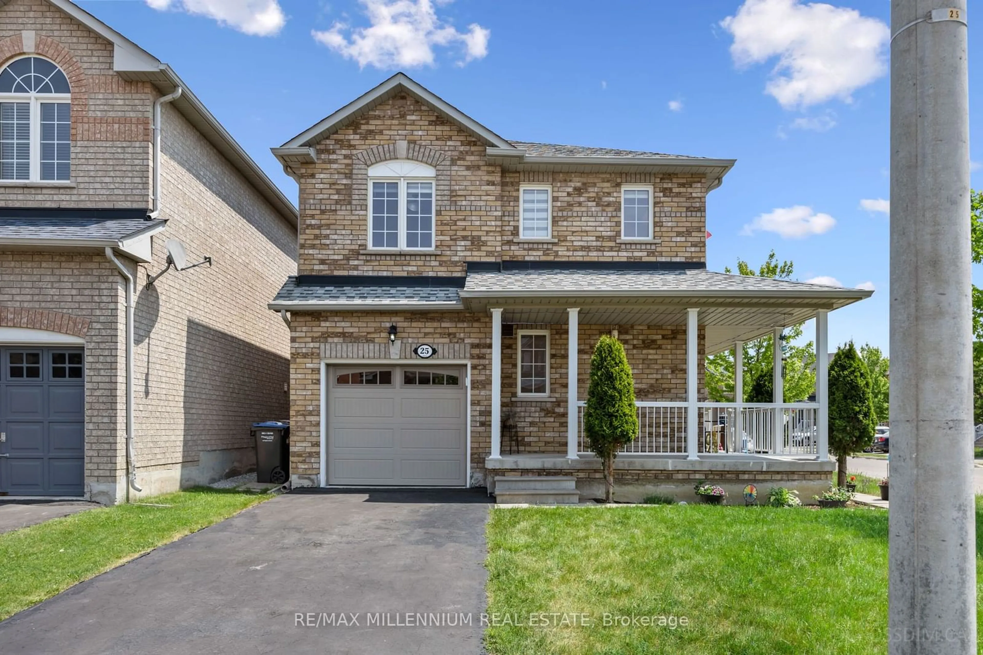 Frontside or backside of a home for 25 Trevino Cres, Brampton Ontario L6P 1L9