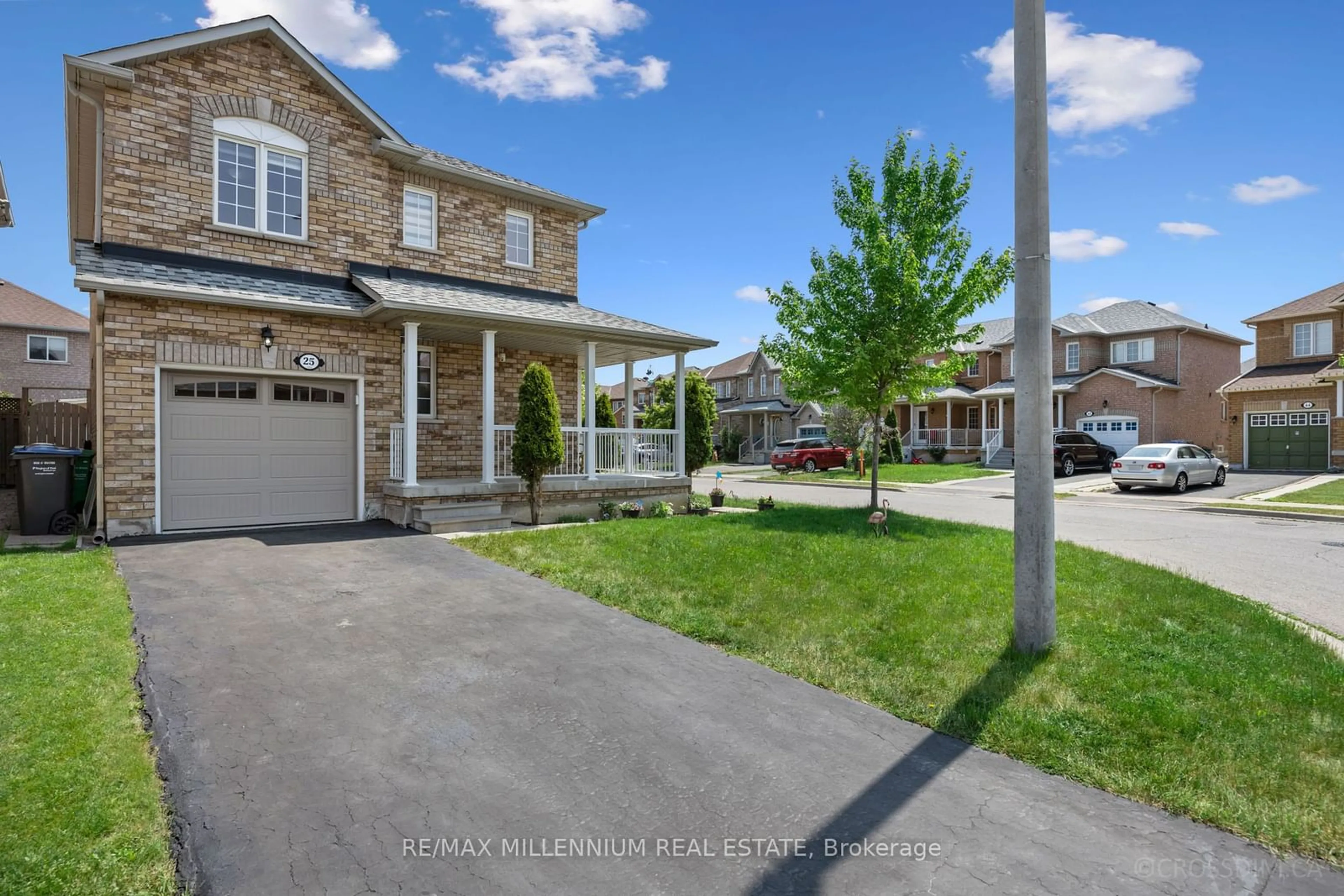 A pic from exterior of the house or condo for 25 Trevino Cres, Brampton Ontario L6P 1L9