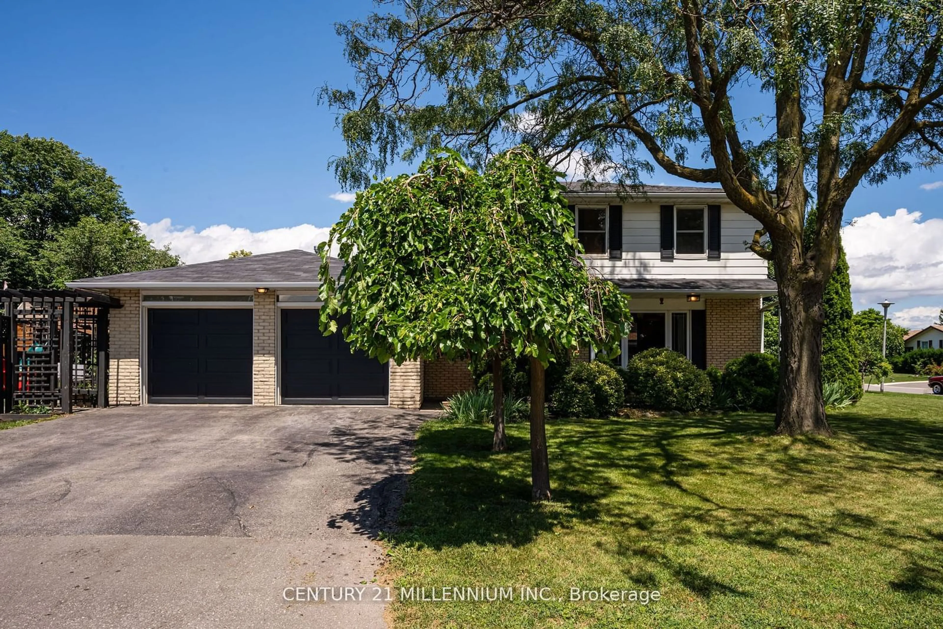 Frontside or backside of a home for 1 Esplanade Rd, Brampton Ontario L6T 2C6