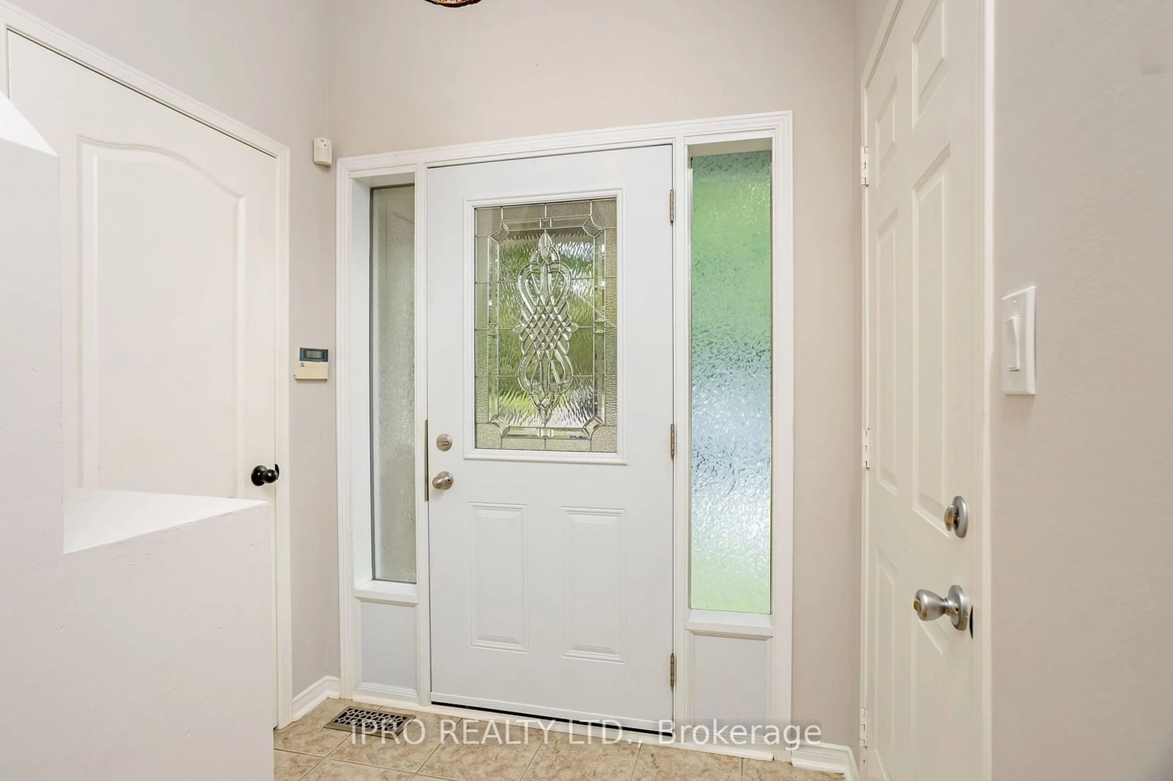 Indoor entryway for 177 Sunny Meadow Blvd, Brampton Ontario L6R 2Z2