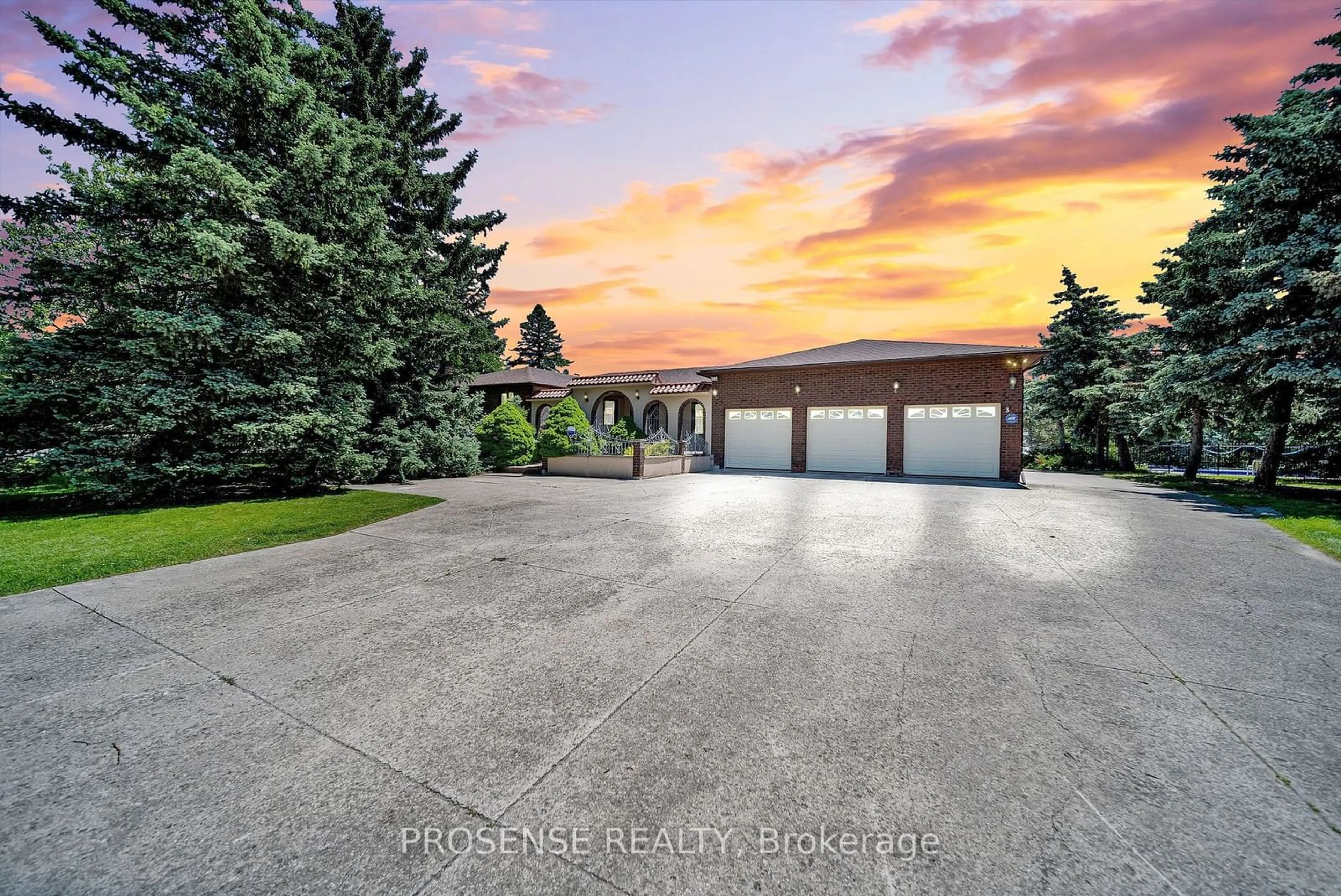 Frontside or backside of a home for 3 Princess Andrea Crt, Brampton Ontario L6P 0G2