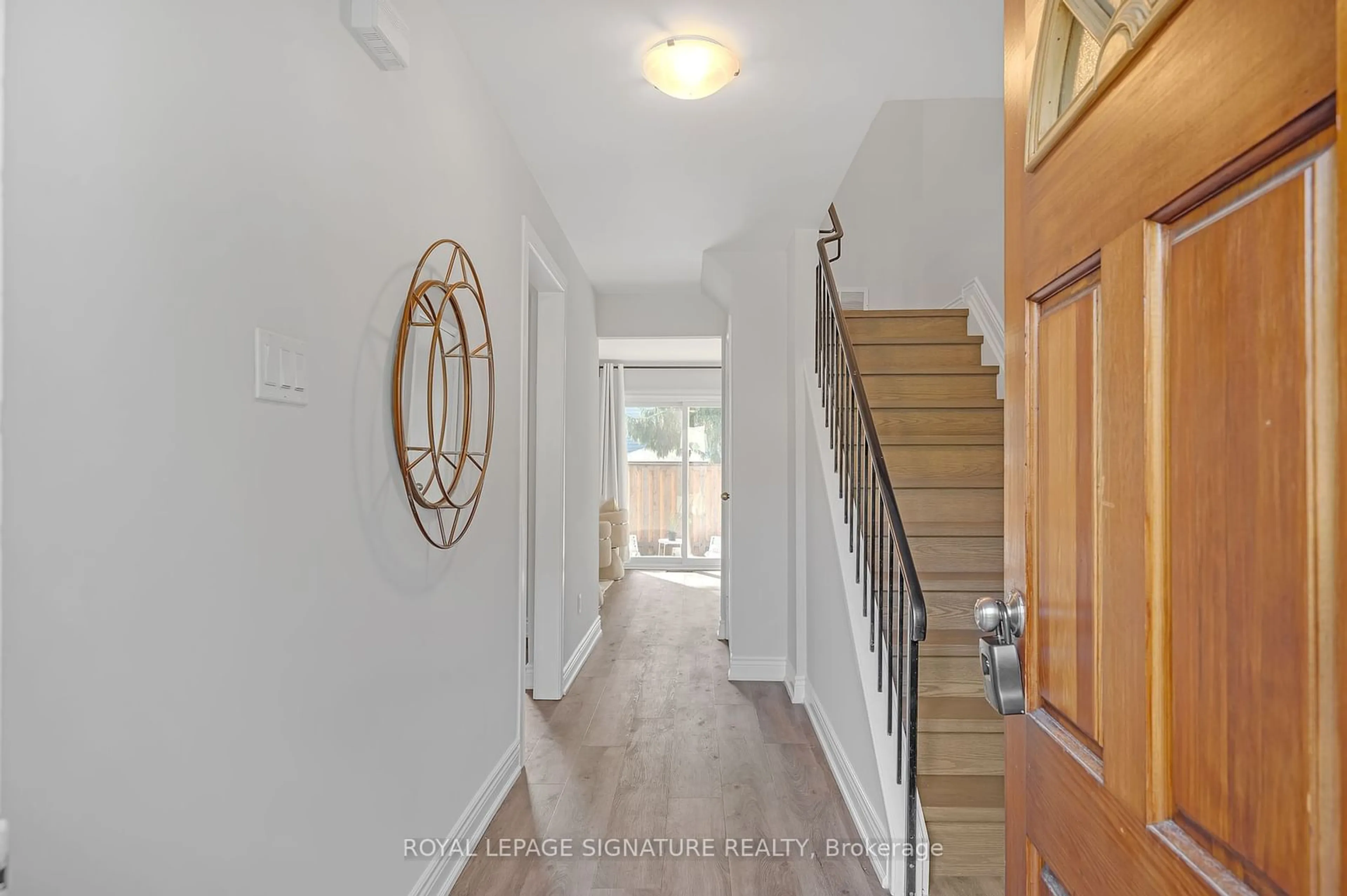 Indoor entryway for 1055 Shawnmarr Rd #173, Mississauga Ontario L5H 3V2