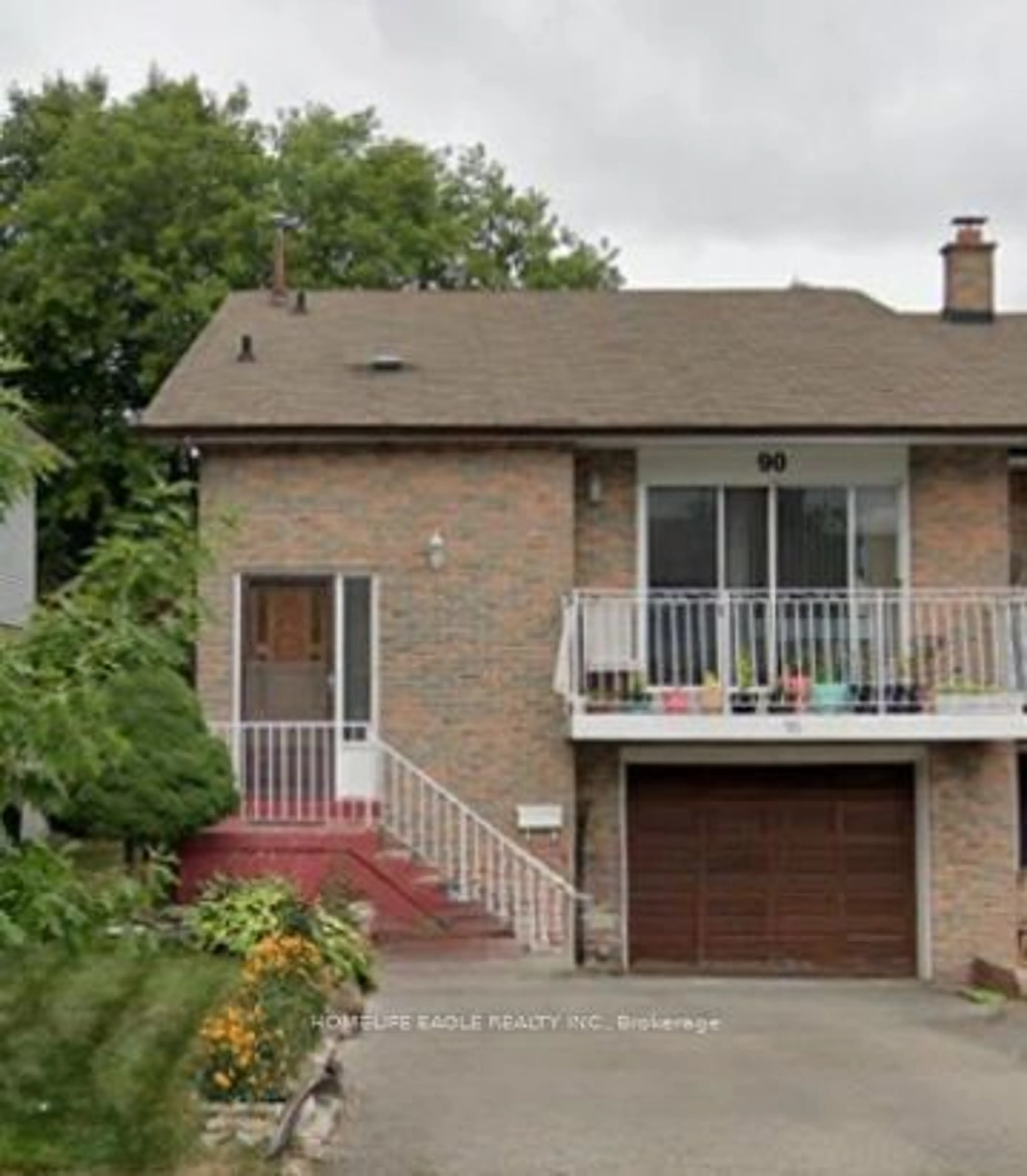 Frontside or backside of a home for 90 English St, Brampton Ontario L6X 2P6