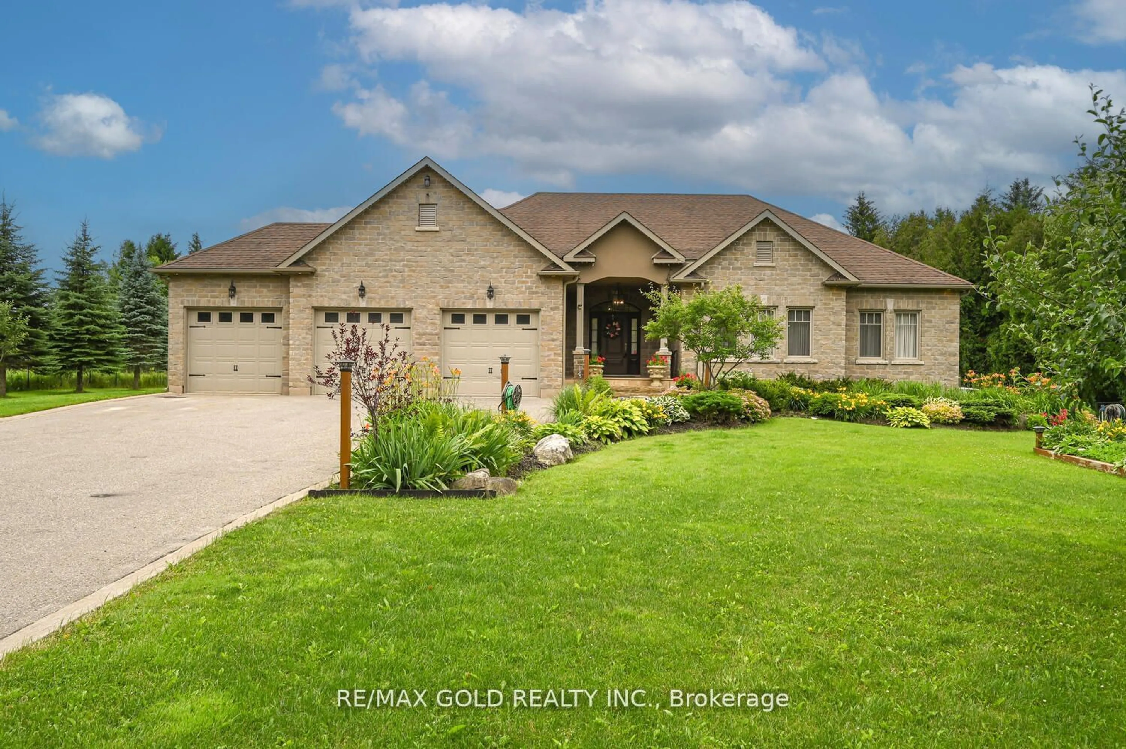 Frontside or backside of a home for 19728 Kennedy Rd, Caledon Ontario L7K 1Y2