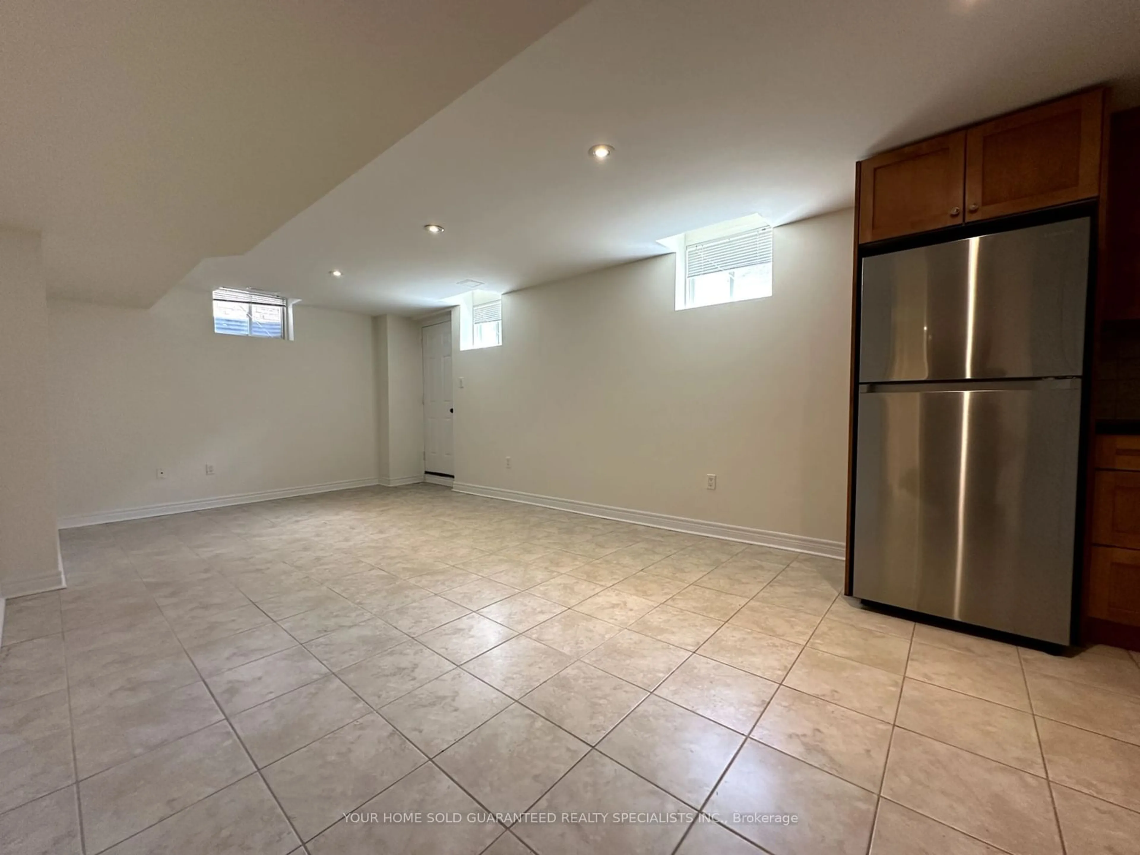 A pic of a room for 128 Watsonbrook Dr, Brampton Ontario L6R 0S1