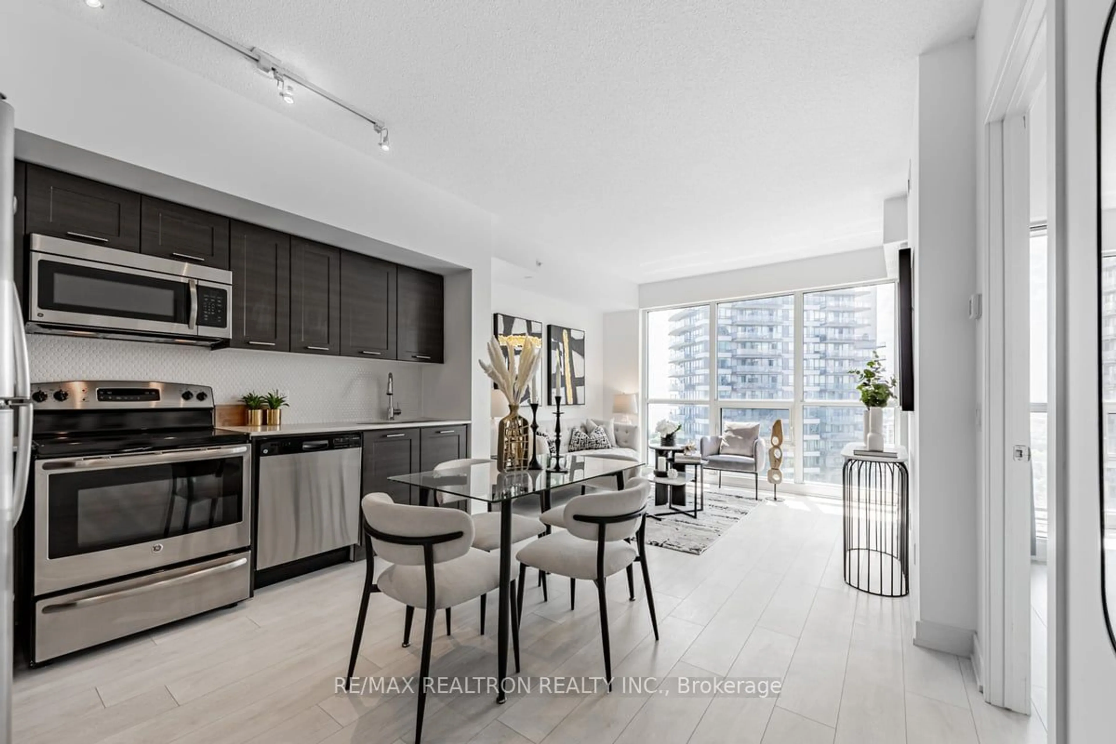 Contemporary kitchen for 2212 Lake Shore Blvd #3705, Toronto Ontario M8V 0C2