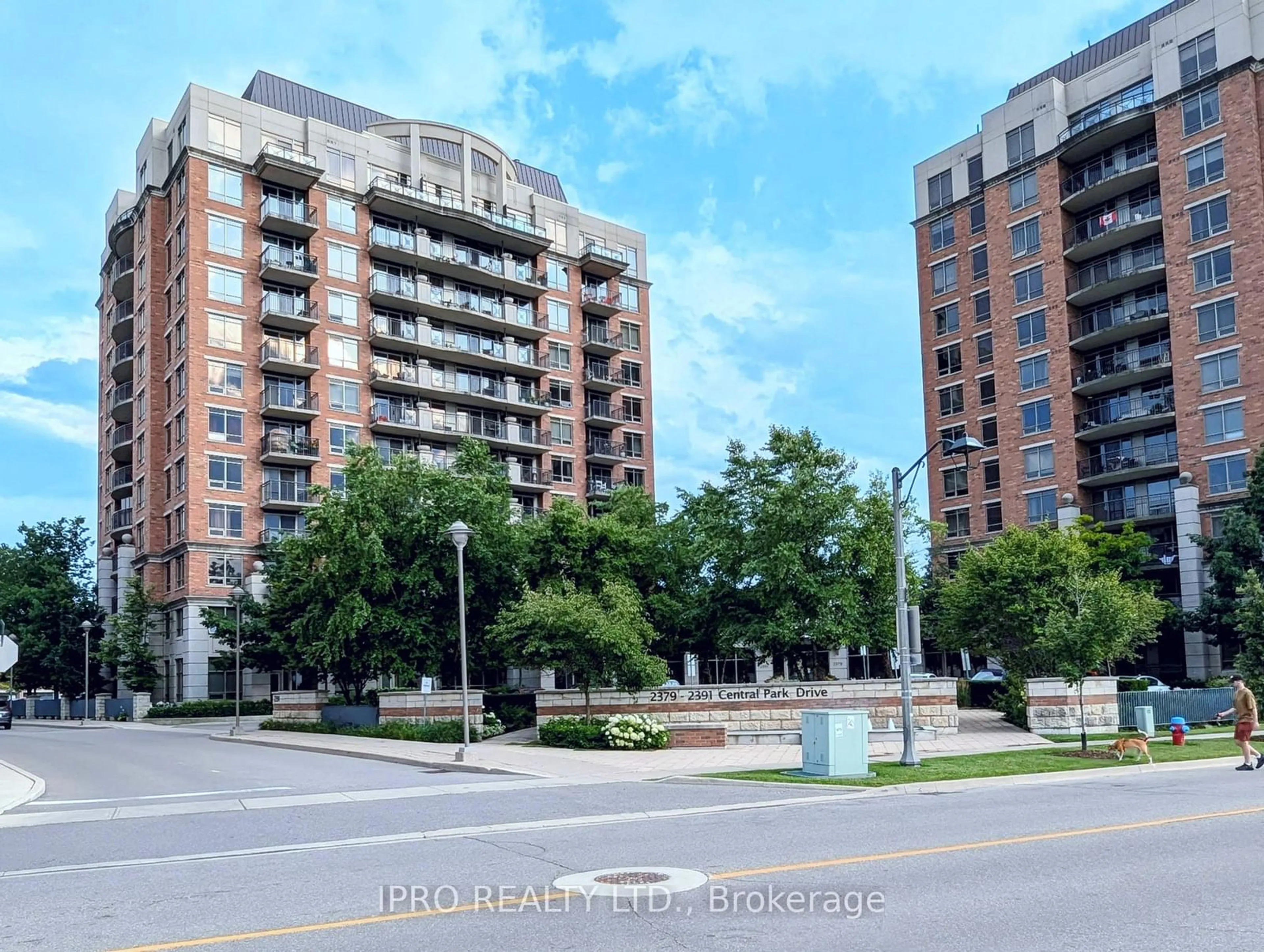 A pic from exterior of the house or condo for 2391 Central Park Dr #1111, Oakville Ontario L6H 0E4