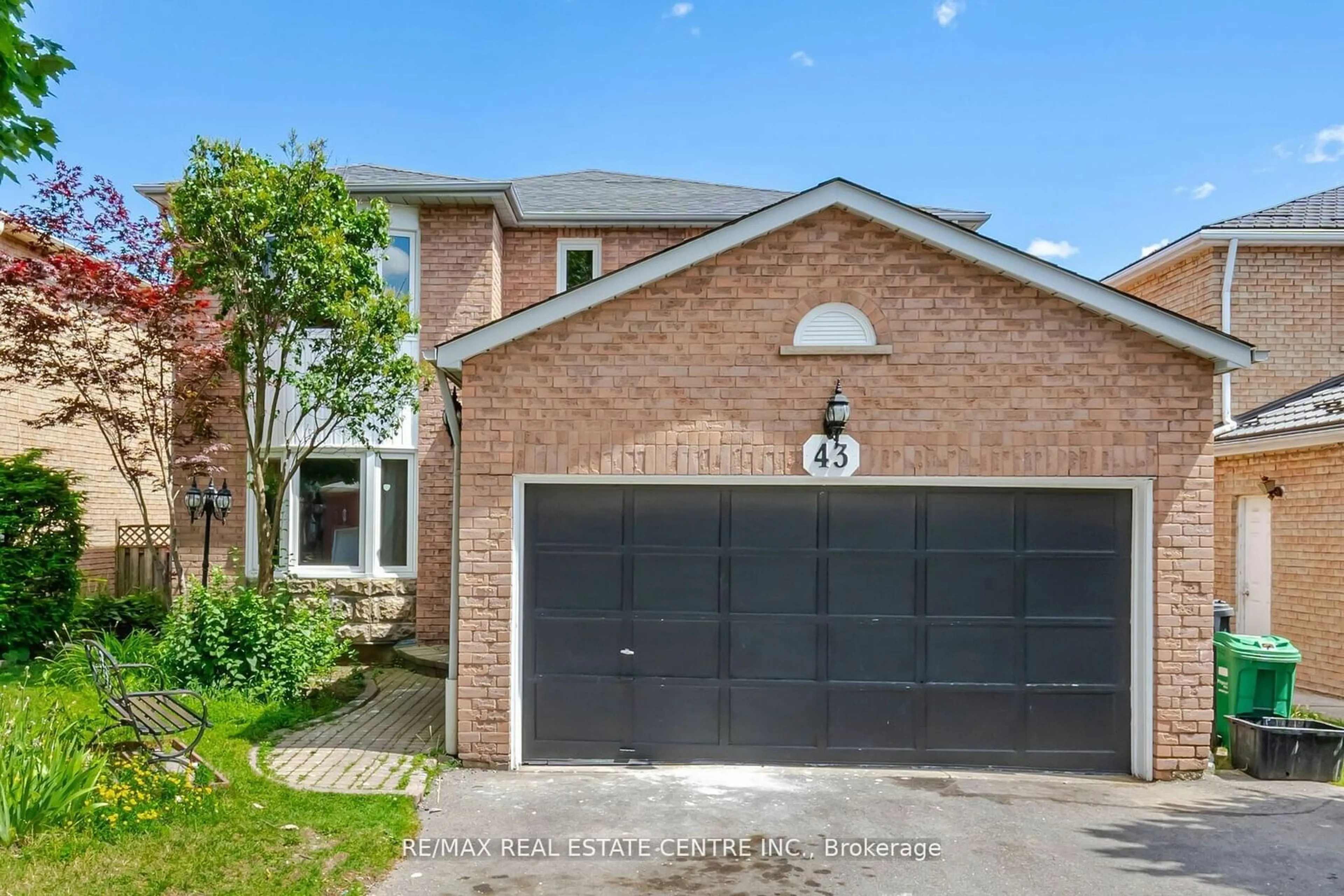 Home with brick exterior material for 43 Horsham St, Brampton Ontario L6X 3R4