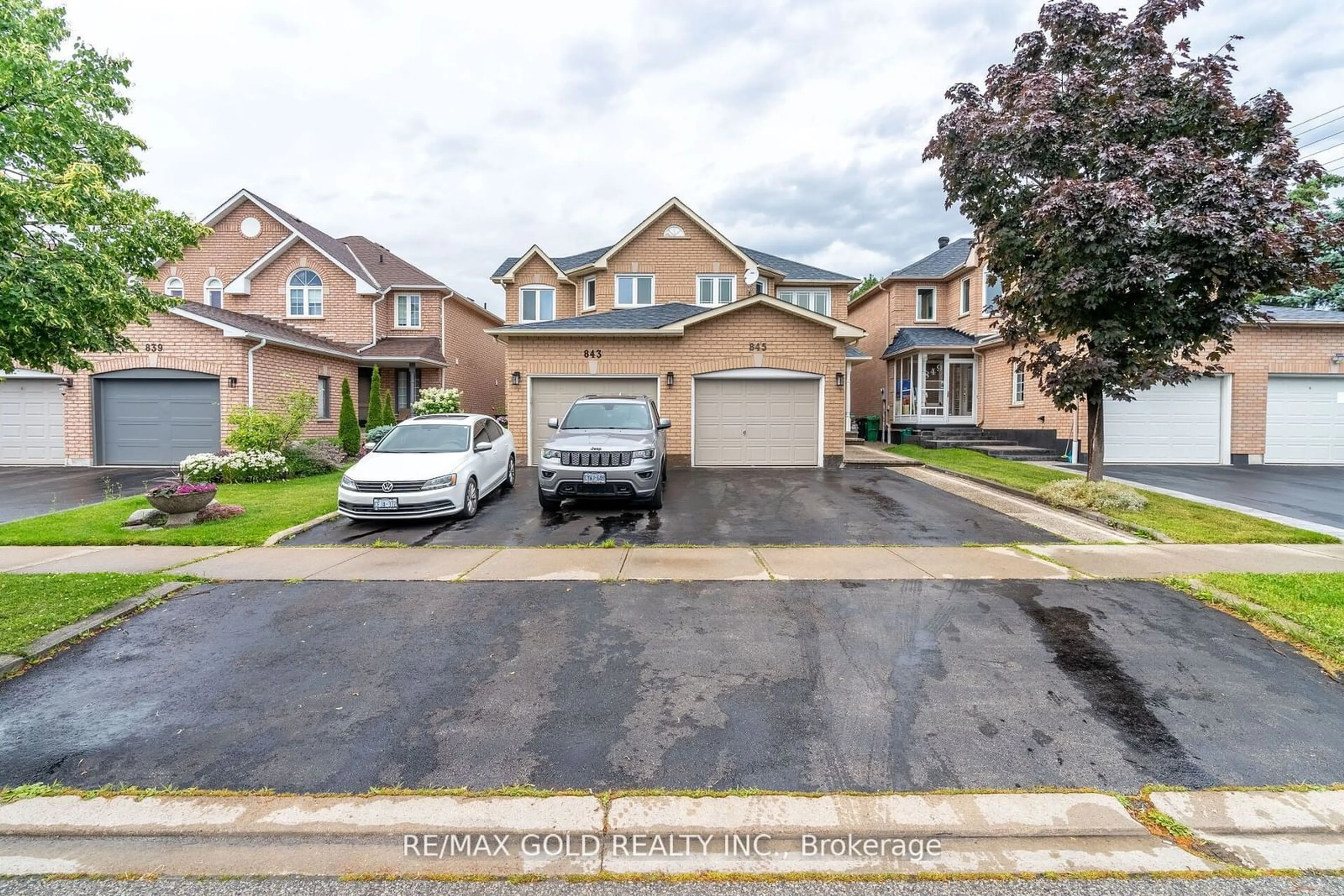 Frontside or backside of a home for 845 Applecroft Circ, Mississauga Ontario L5V 2A7