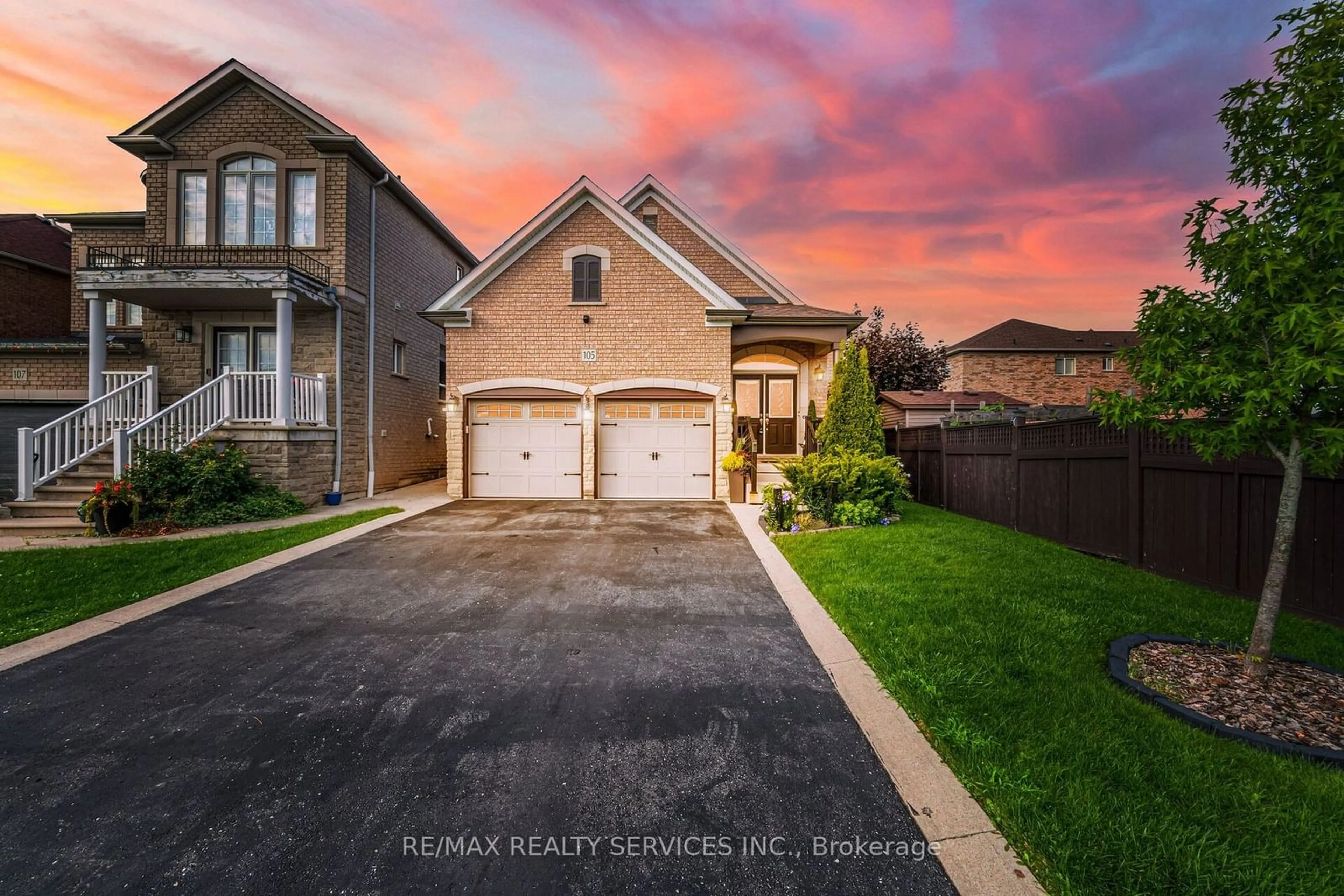 Frontside or backside of a home for 105 Edenbrook Hill Dr, Brampton Ontario L7A 2P2