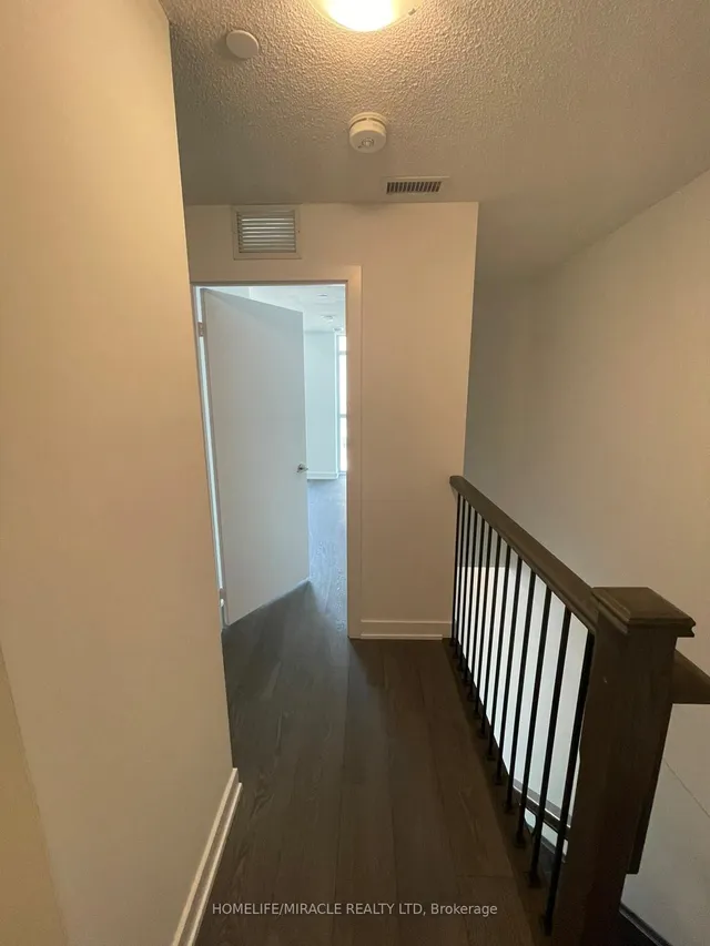 Additional property image - 251 Manitoba St Unit 137