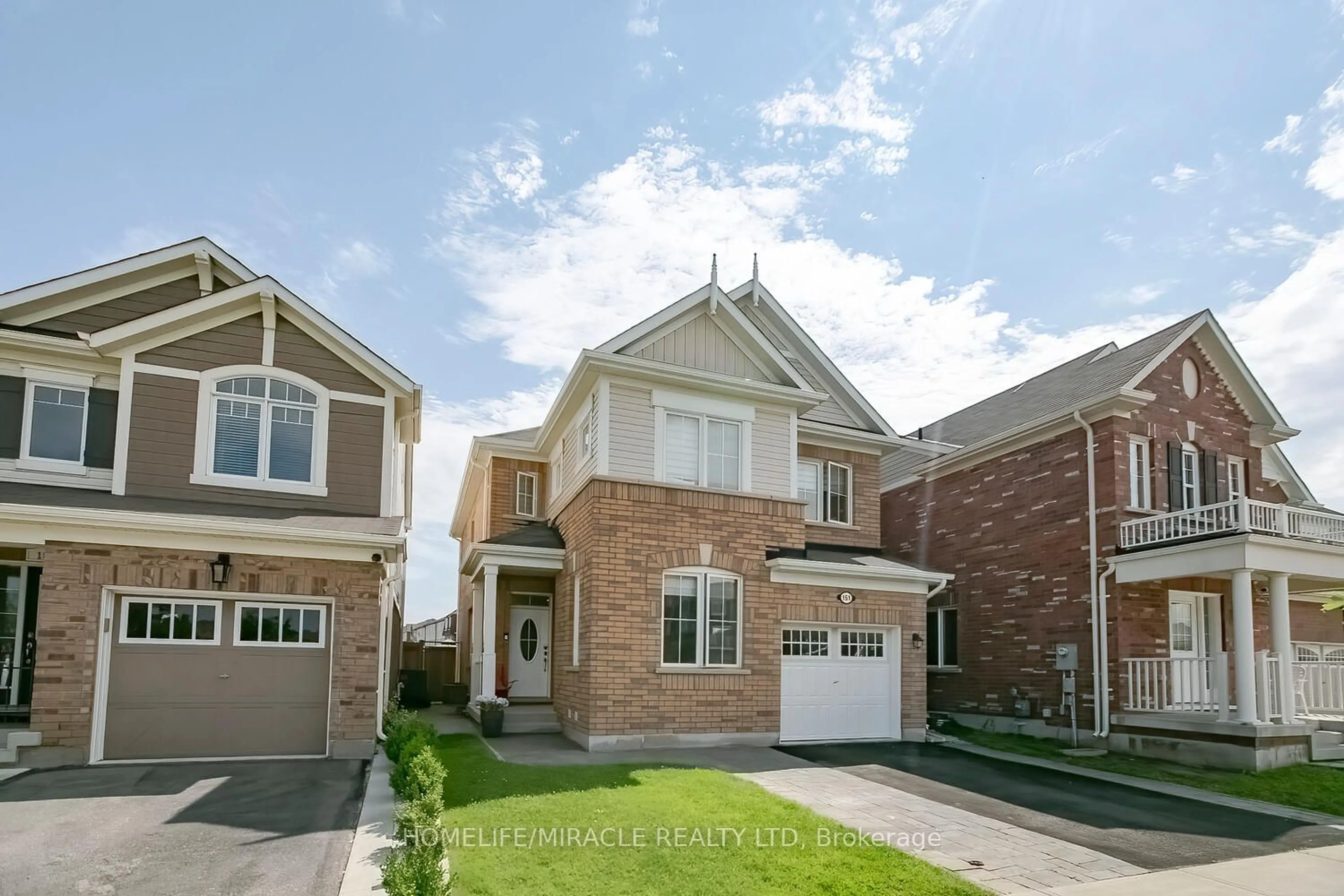 A pic from exterior of the house or condo for 151 Robert Parkinson Dr, Brampton Ontario L7A 4H4