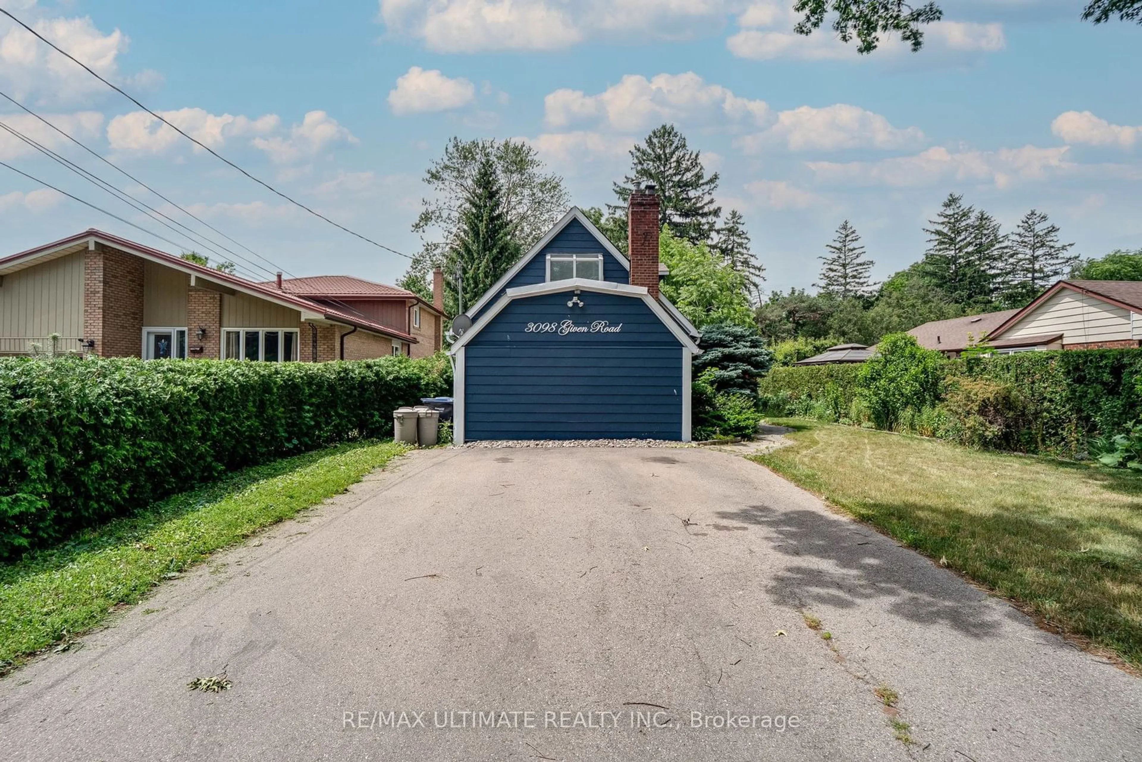 Frontside or backside of a home for 3098 Given Rd, Mississauga Ontario L5A 2N3