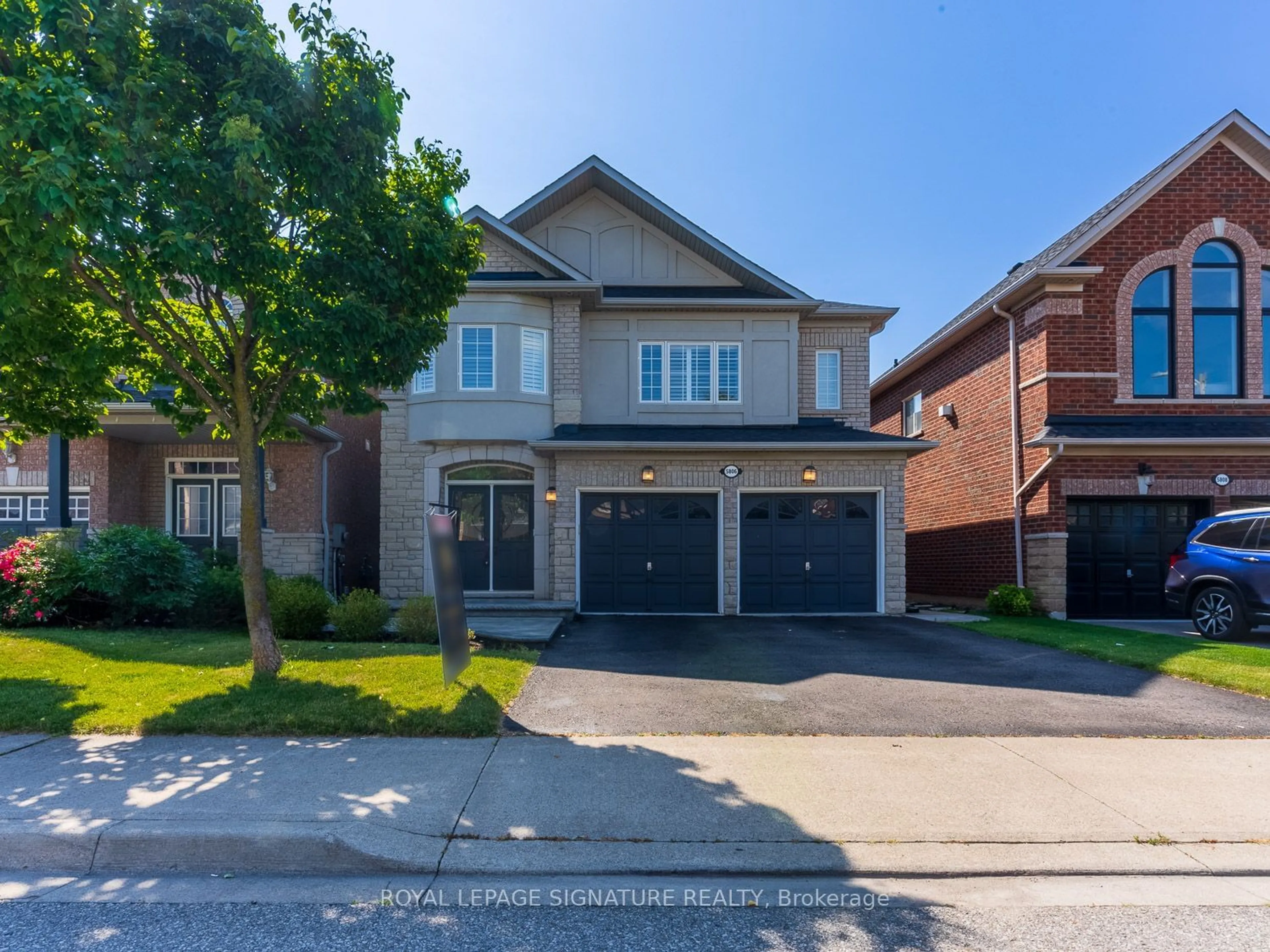 Frontside or backside of a home for 5806 Page Cres, Burlington Ontario L7L 7N9