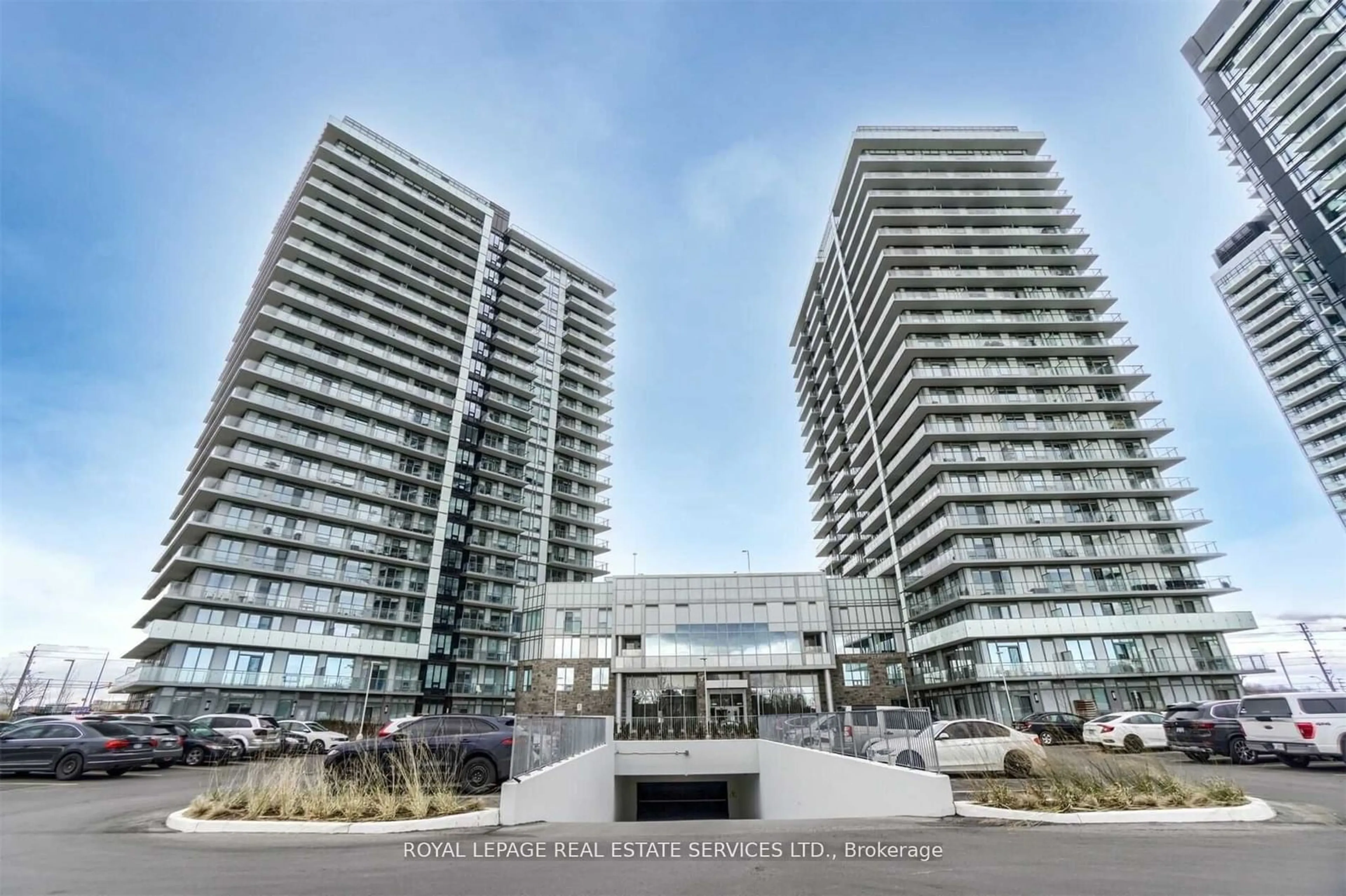 A pic from exterior of the house or condo for 4655 Metcalfe Ave #1506, Mississauga Ontario L5M 0E7