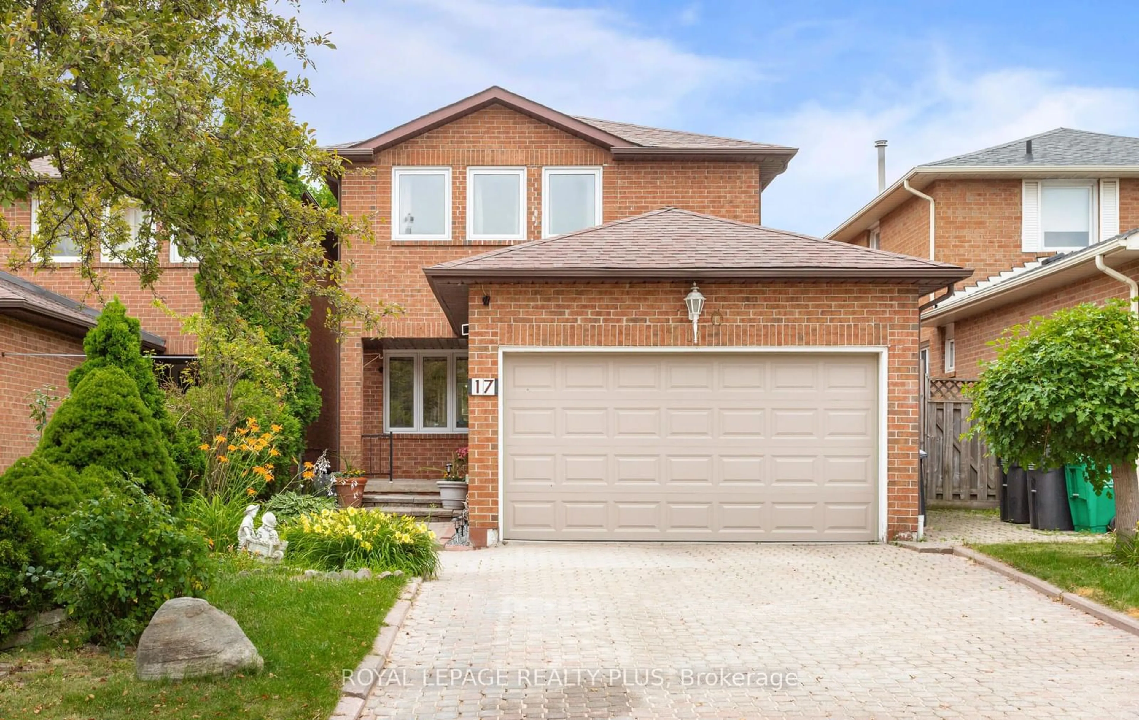 Home with brick exterior material for 17 Hanson Rd, Mississauga Ontario L5B 2E3