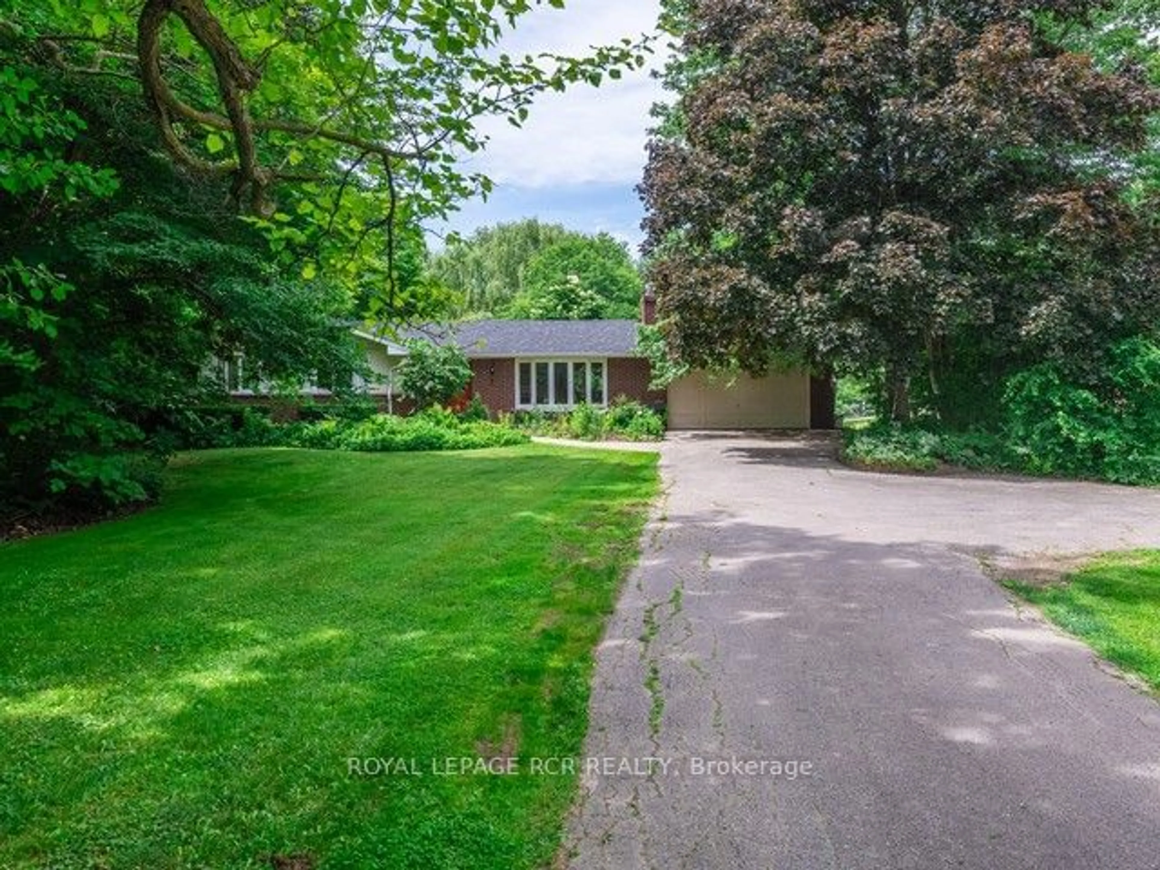 Frontside or backside of a home for 10588 Eighth Line, Halton Hills Ontario L7G 4S5