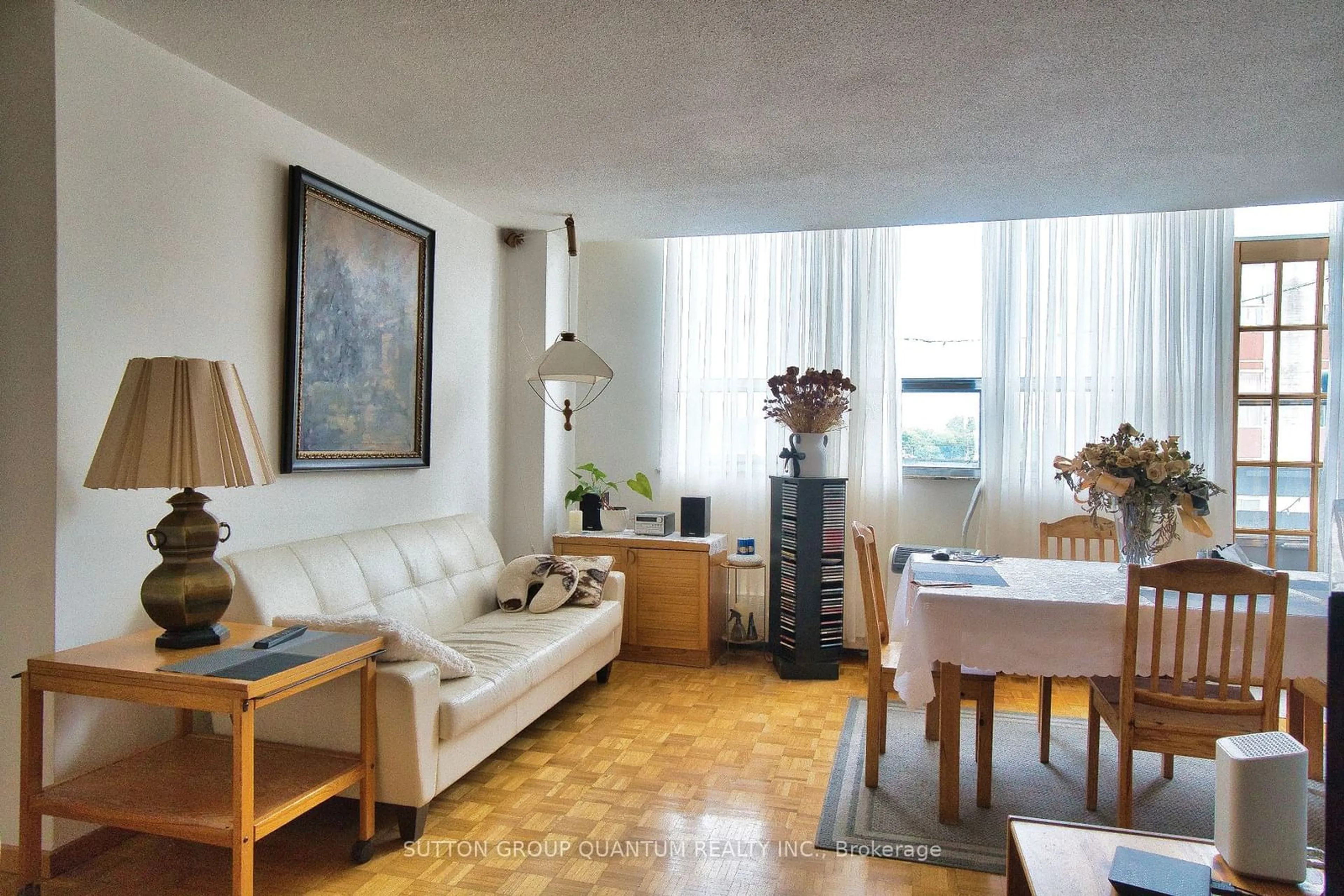 Living room for 3625 Lake Shore Blvd ##602, Toronto Ontario M8W 4W2