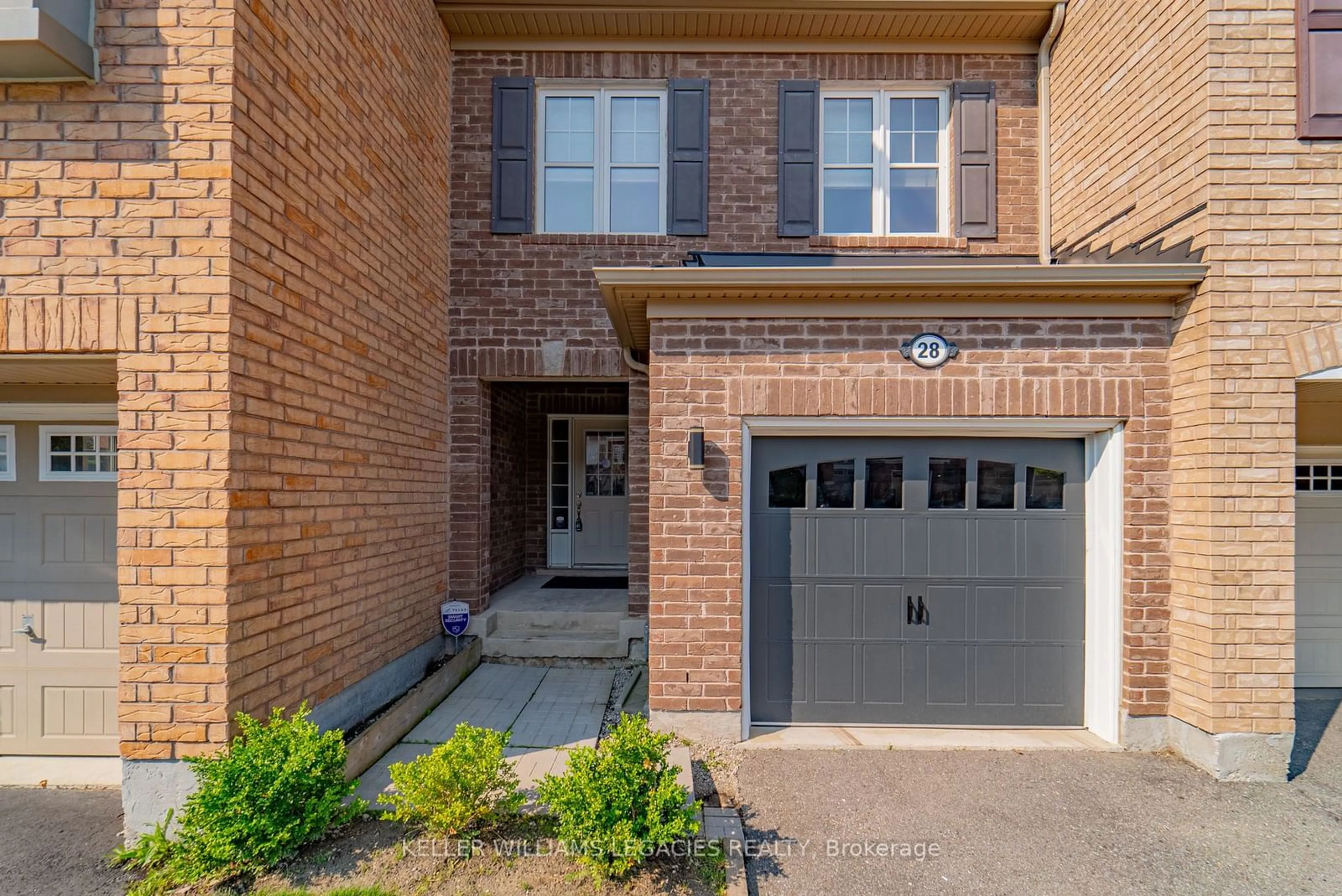 Home with brick exterior material for 28 Mercedes Rd, Brampton Ontario L7A 0Z2