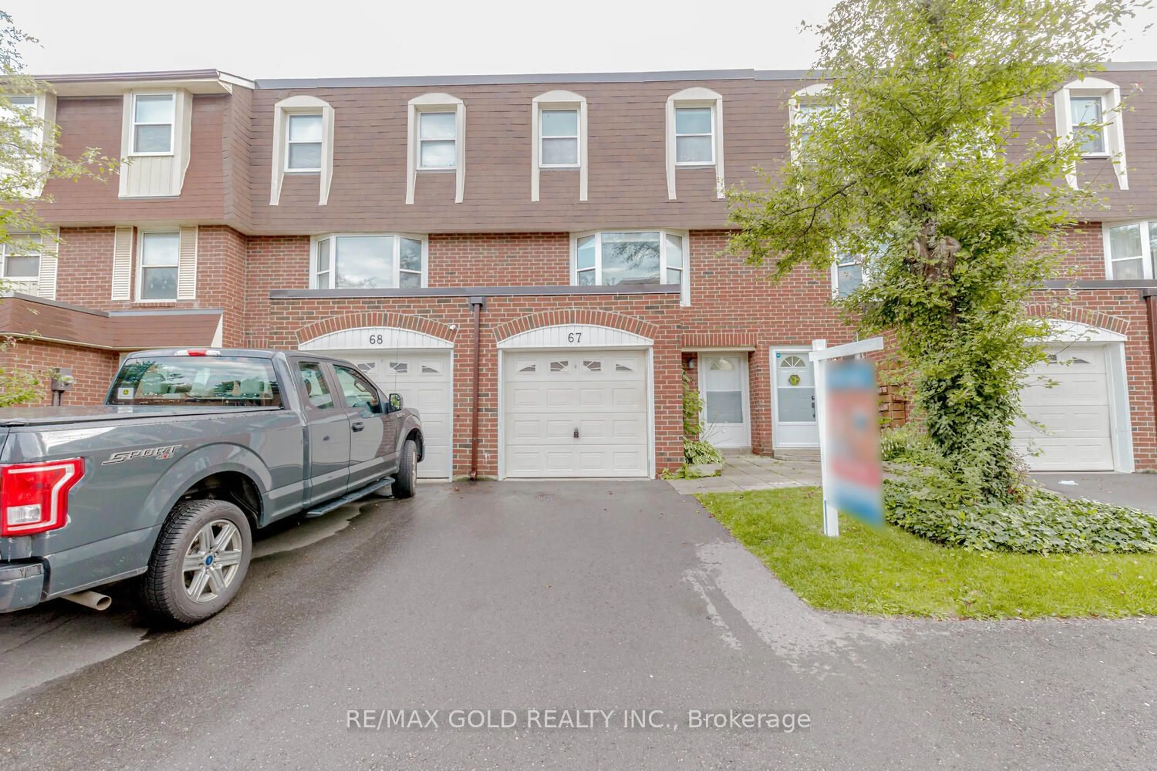 A pic from exterior of the house or condo for 235 Bronte St #67, Milton Ontario L9T 3V8