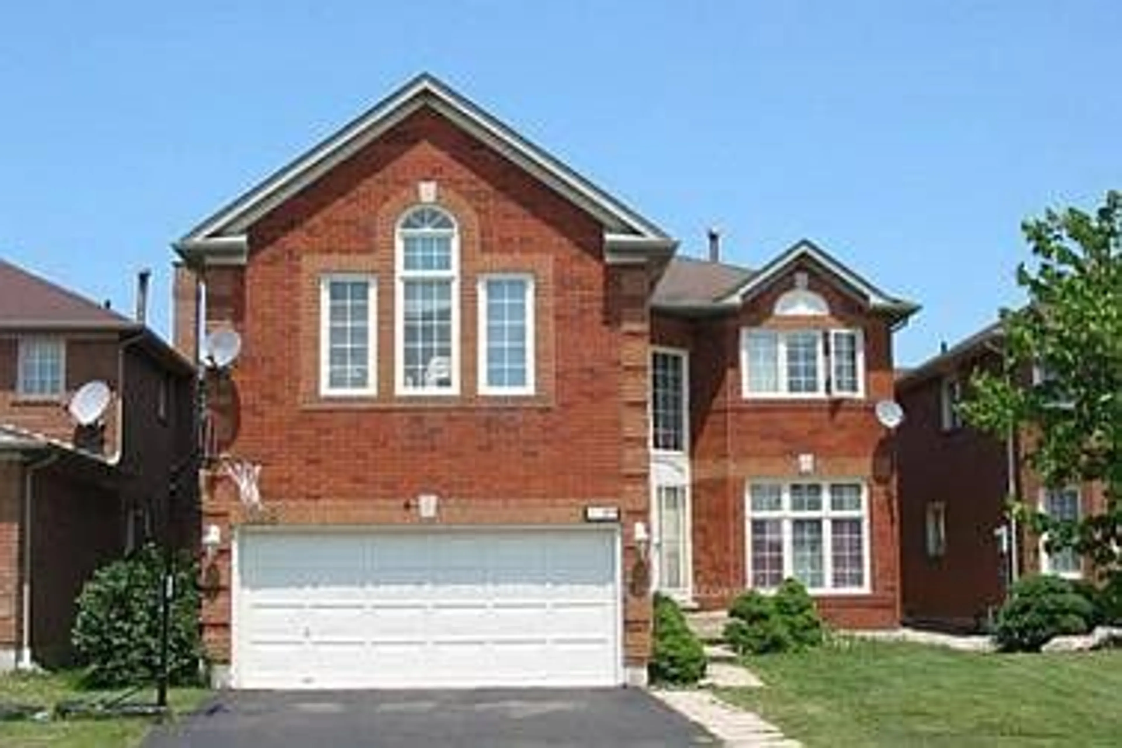 Home with brick exterior material for 1189 White Clover Way, Mississauga Ontario L5V 1K7