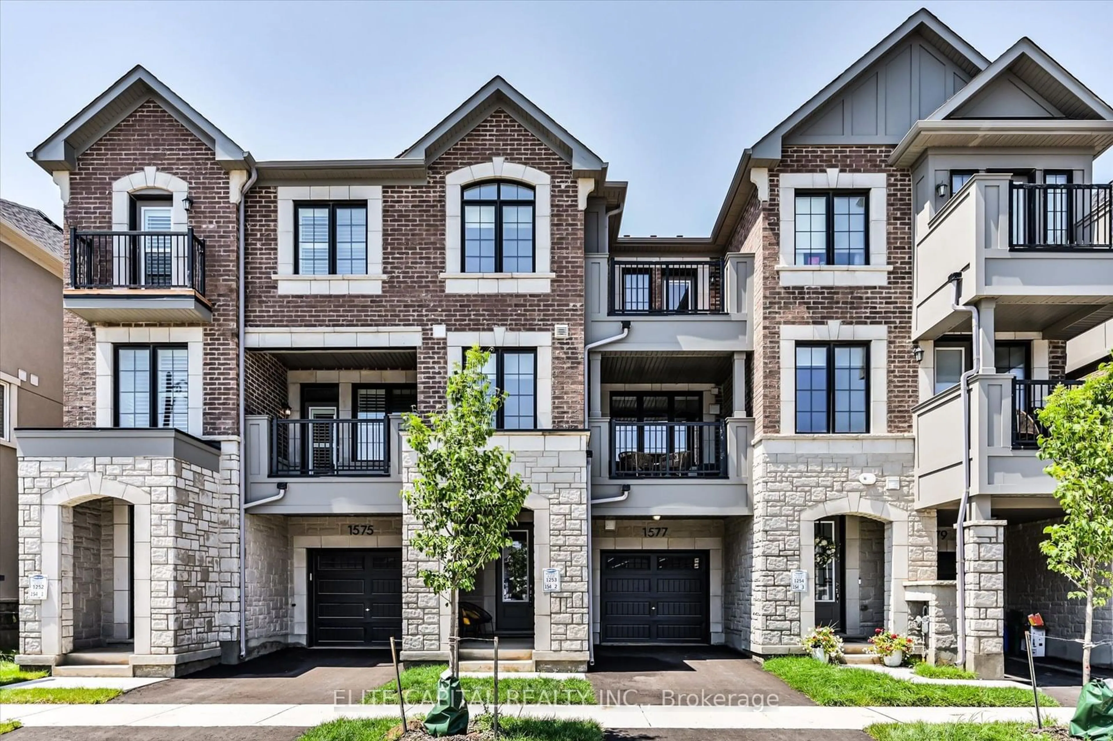 A pic from exterior of the house or condo for 1577 Denison Pl, Milton Ontario L9E 1Y2