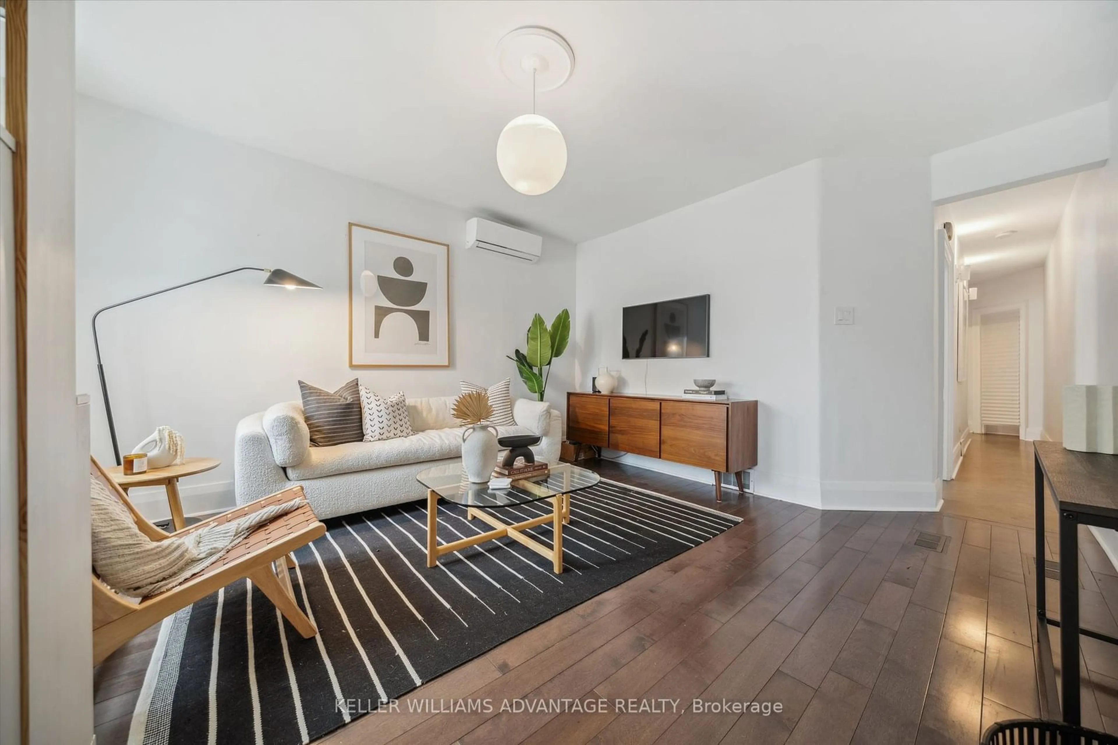 Living room for 23 White Ave, Toronto Ontario M6N 1S7