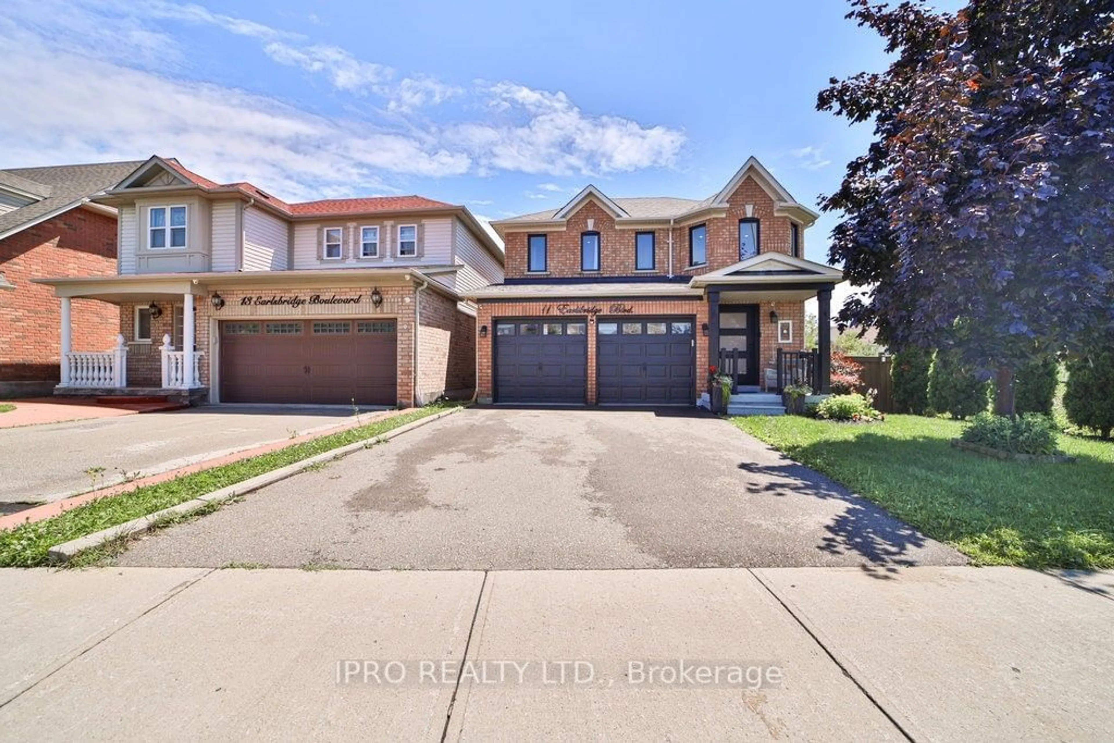 Frontside or backside of a home for 11 Earlsbridge Blvd, Brampton Ontario L7A 2L8