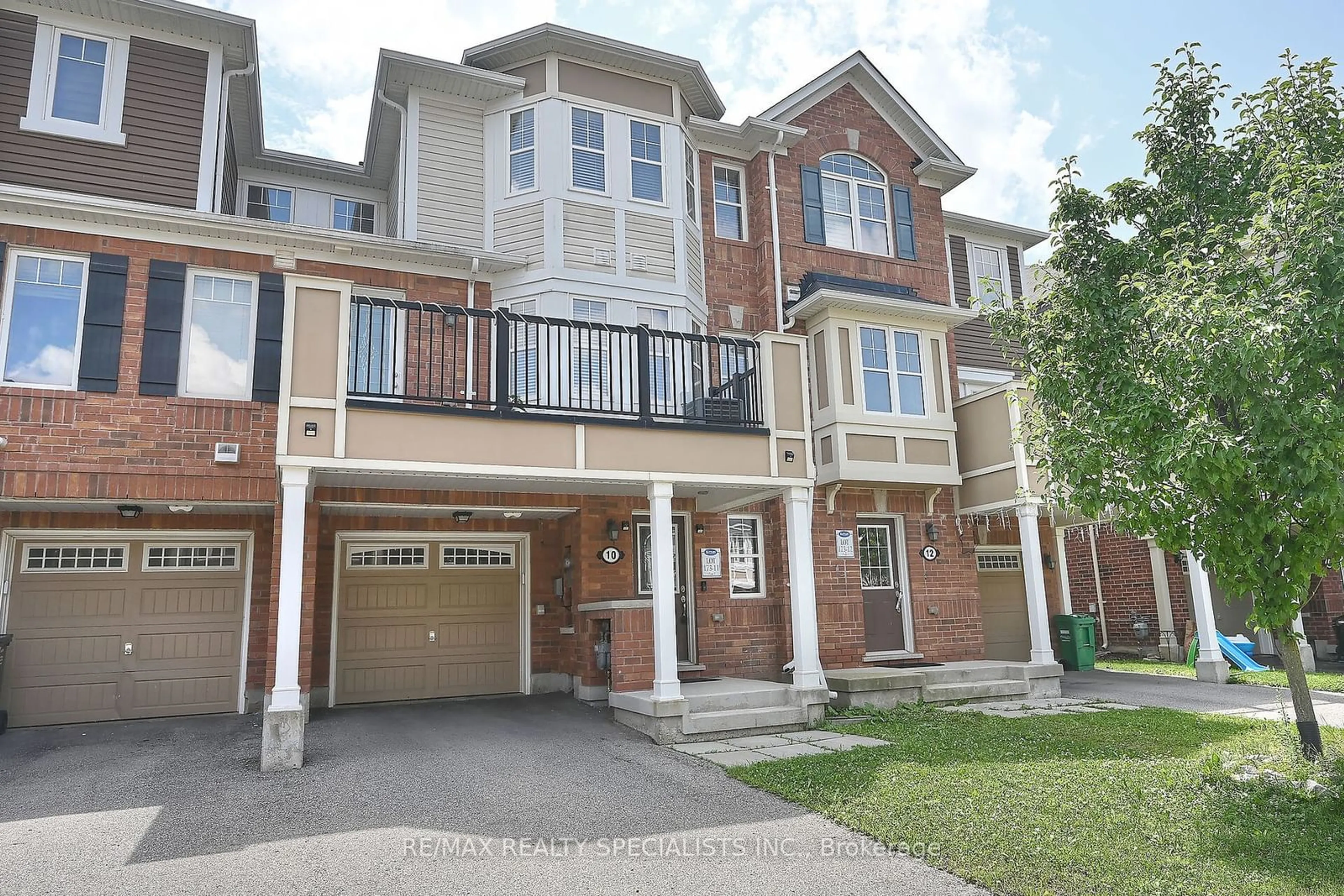 A pic from exterior of the house or condo for 10 Arnprior Rd, Brampton Ontario L7A 0W1