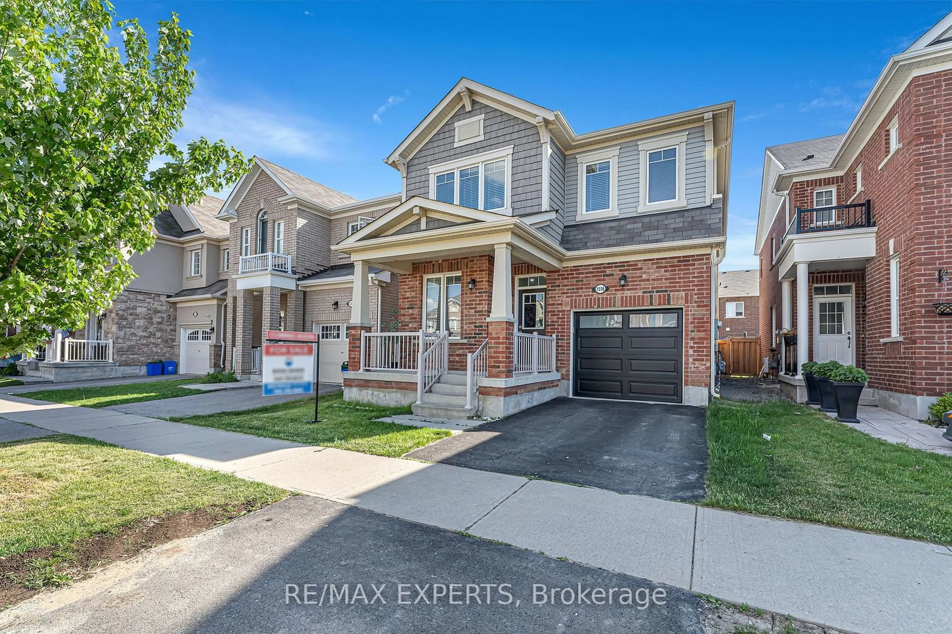 Frontside or backside of a home for 1516 Farmstead Dr, Milton Ontario L9E 0A7
