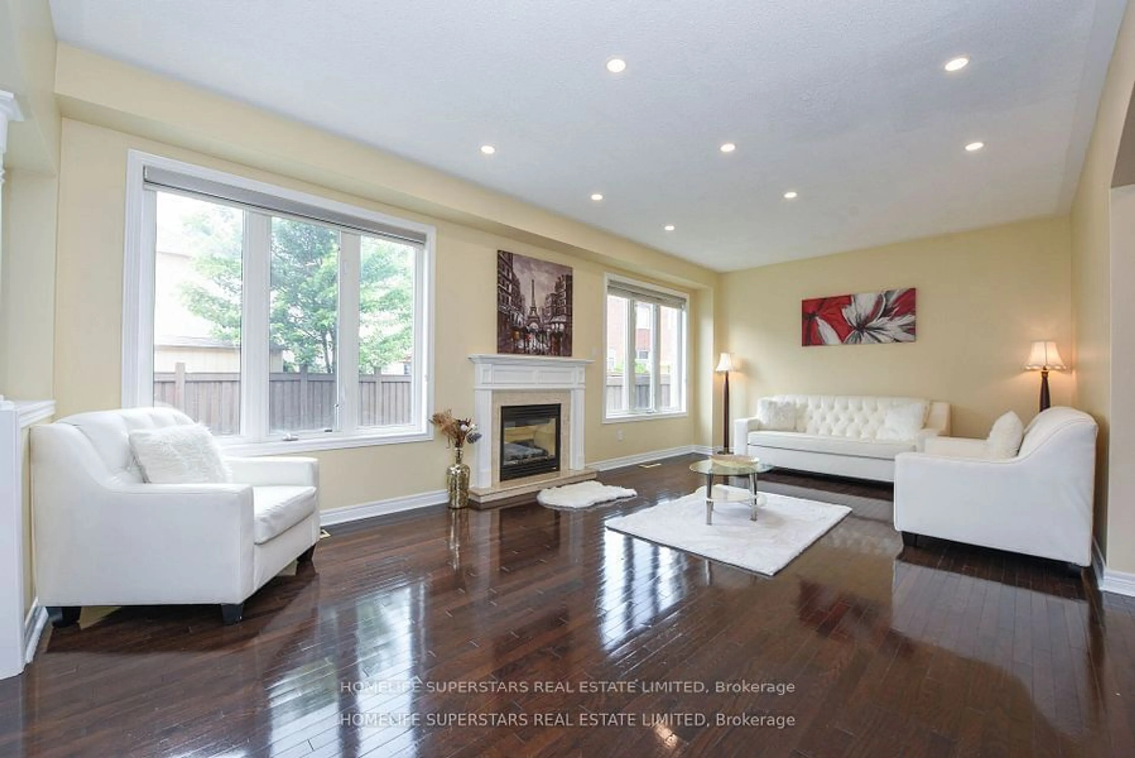 Living room for 37 Hawkridge Tr, Brampton Ontario L6P 2T4